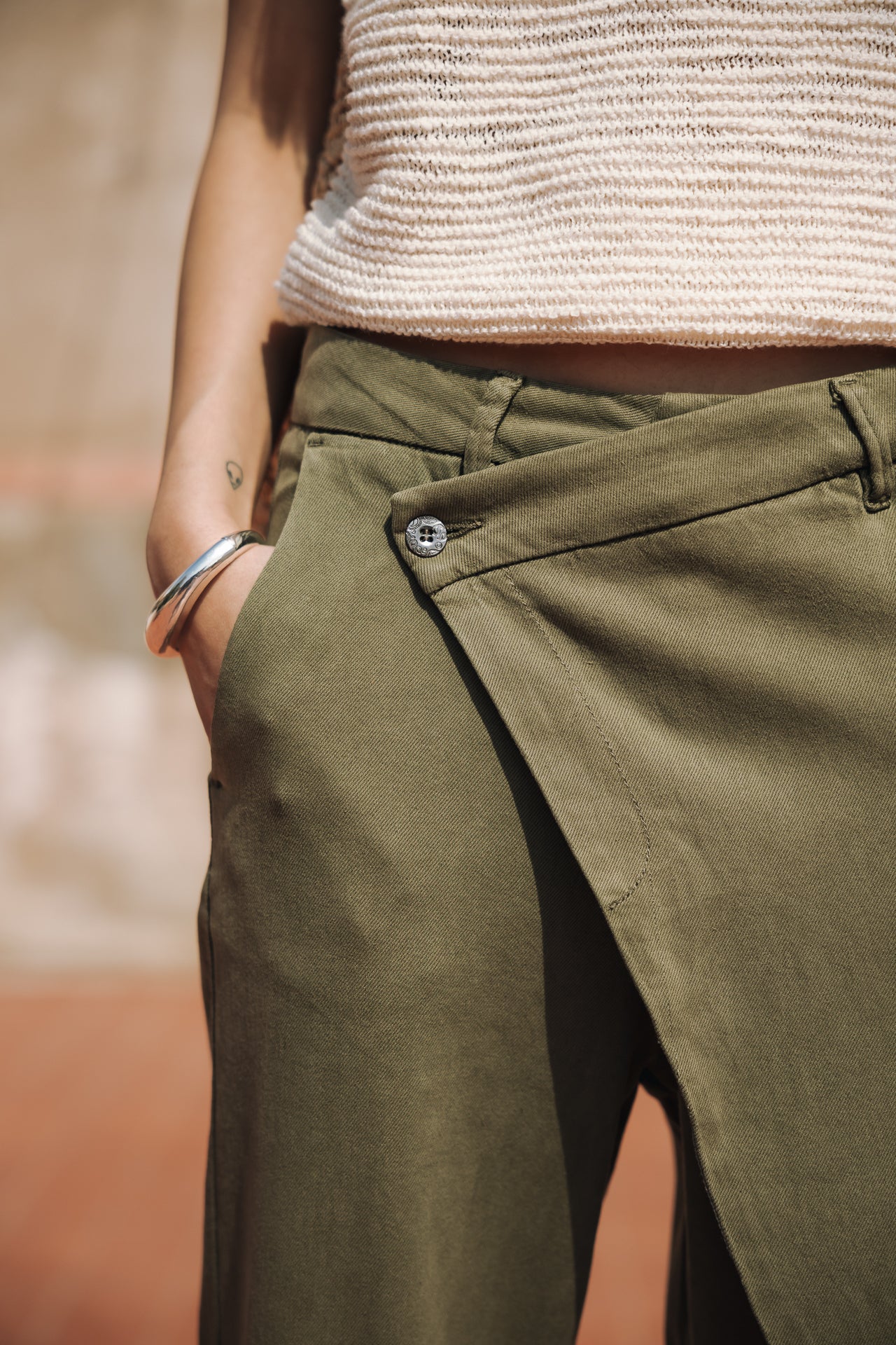 

High-waisted pants Woman Cassie Lynx olive night | Freeman T. Porter