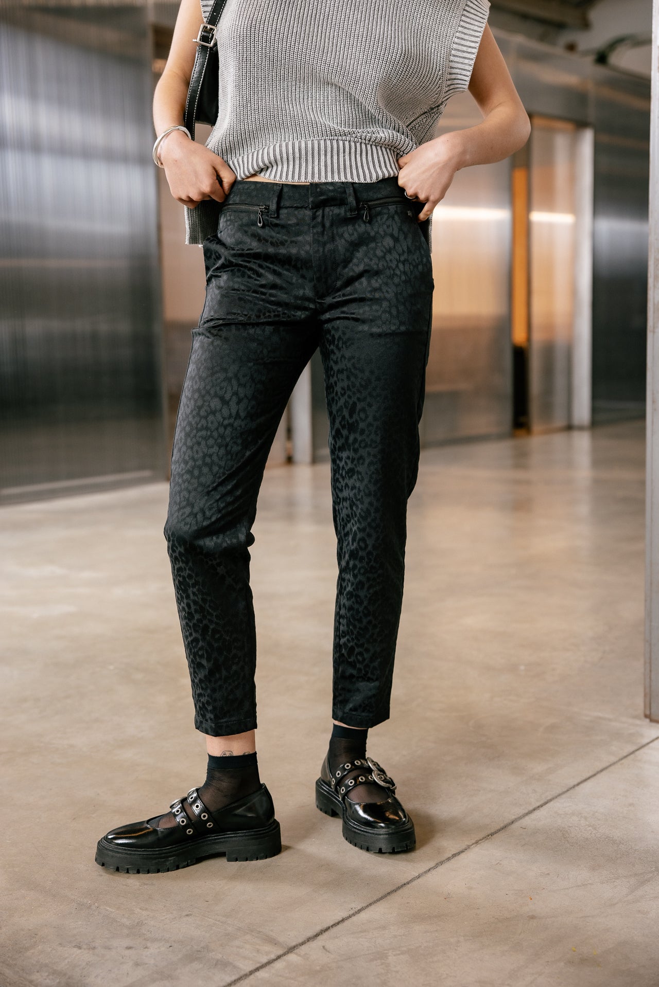  
            

Pantalon city slim 7/8 Femme Willow Artemis black | Freeman T. Porter
          