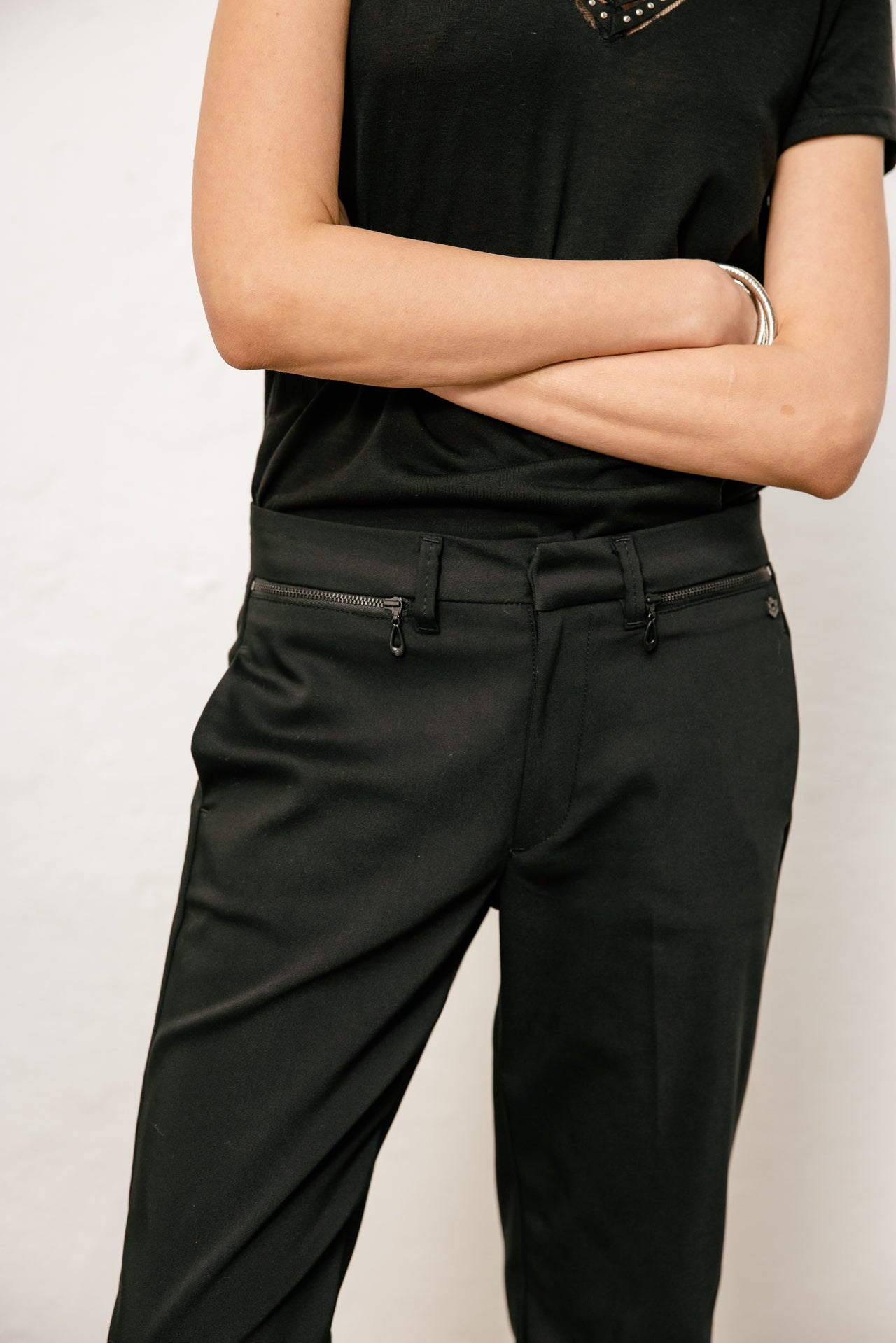 
              

Pantalon city slim 7/8 Femme Willow Polyneo black | Freeman T. Porter
            