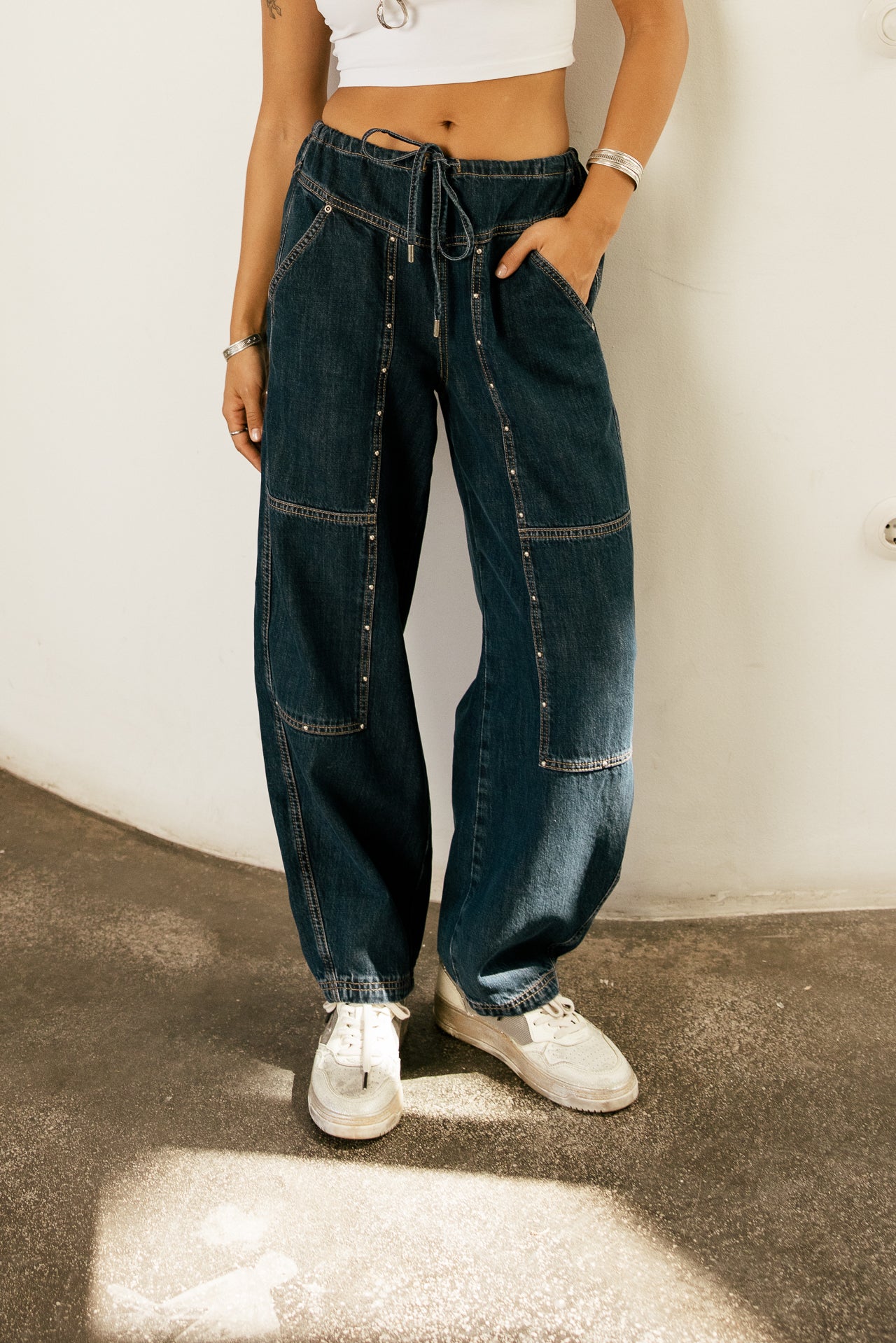   
            

Denims barrel fluide clouté  Femme Petra molove dark | Freeman T. Porter
          