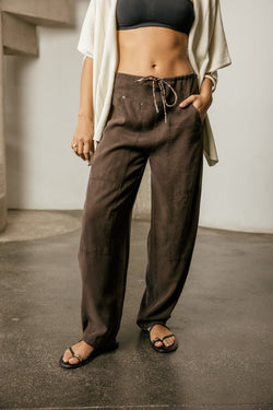 

Pantalon barrel fluide doux Femme Petra Plain chocolate torte | Freeman T. Porter