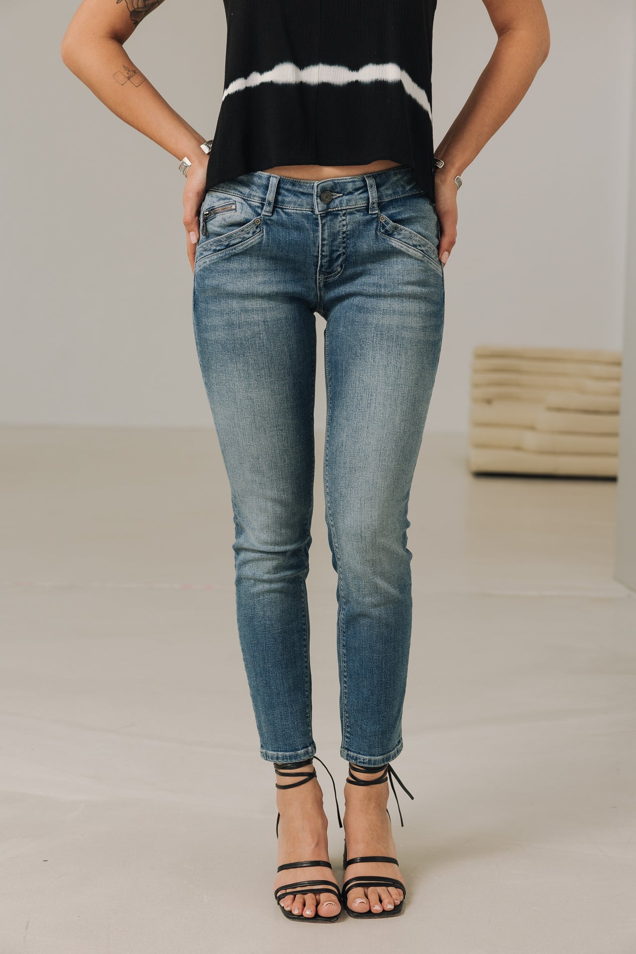   
            

Jeans slim 7/8 Femme Kaylee cropped brenesia | Freeman T. Porter
          