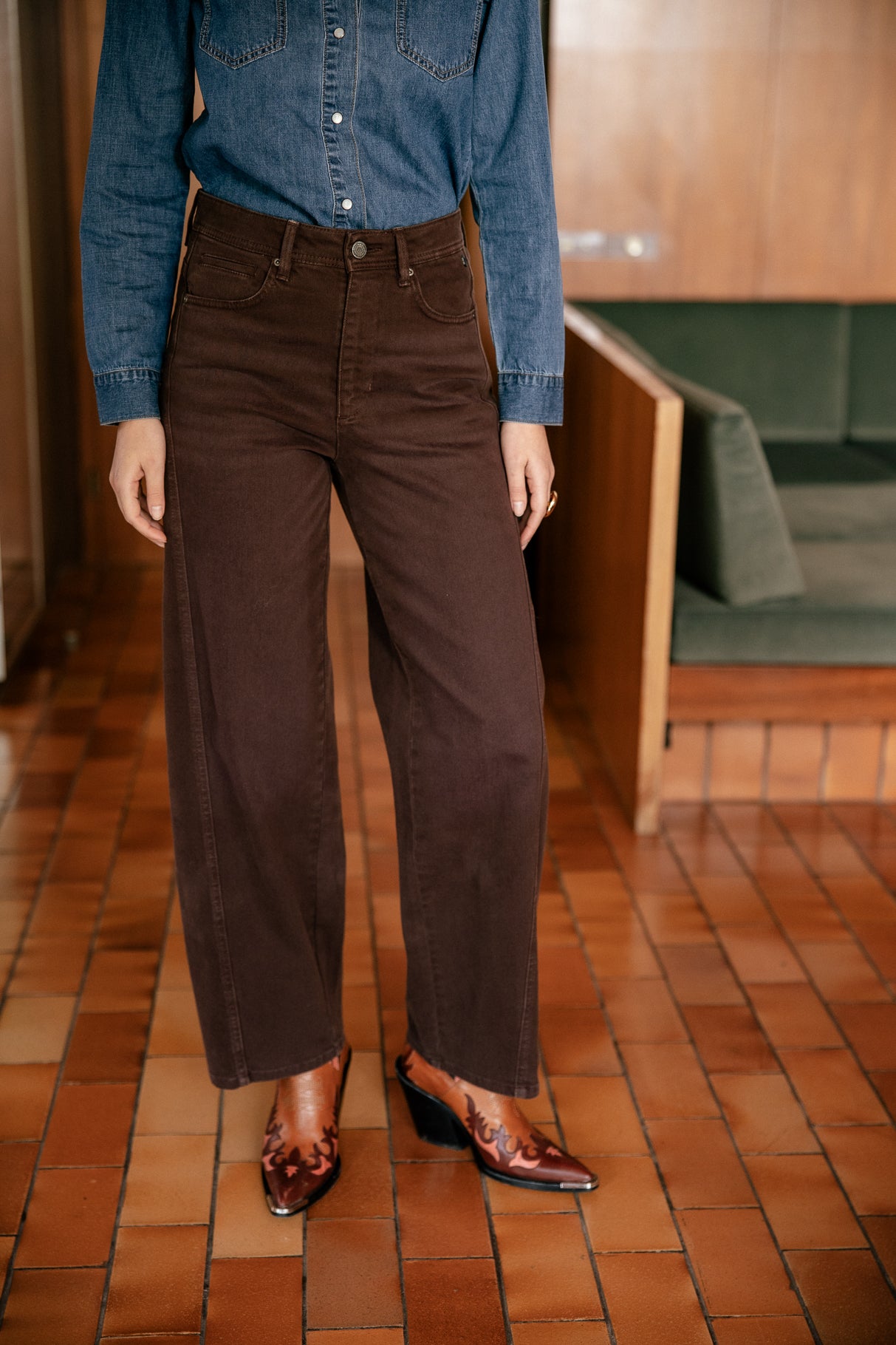   
            

Pantalon barrel Femme Nettie Magestic new brown | Freeman T. Porter
          