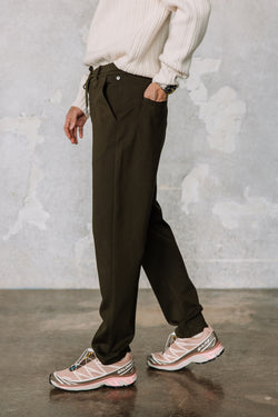 

Pantalon relax Homme Derek Comfy olive night | Freeman T. Porter
