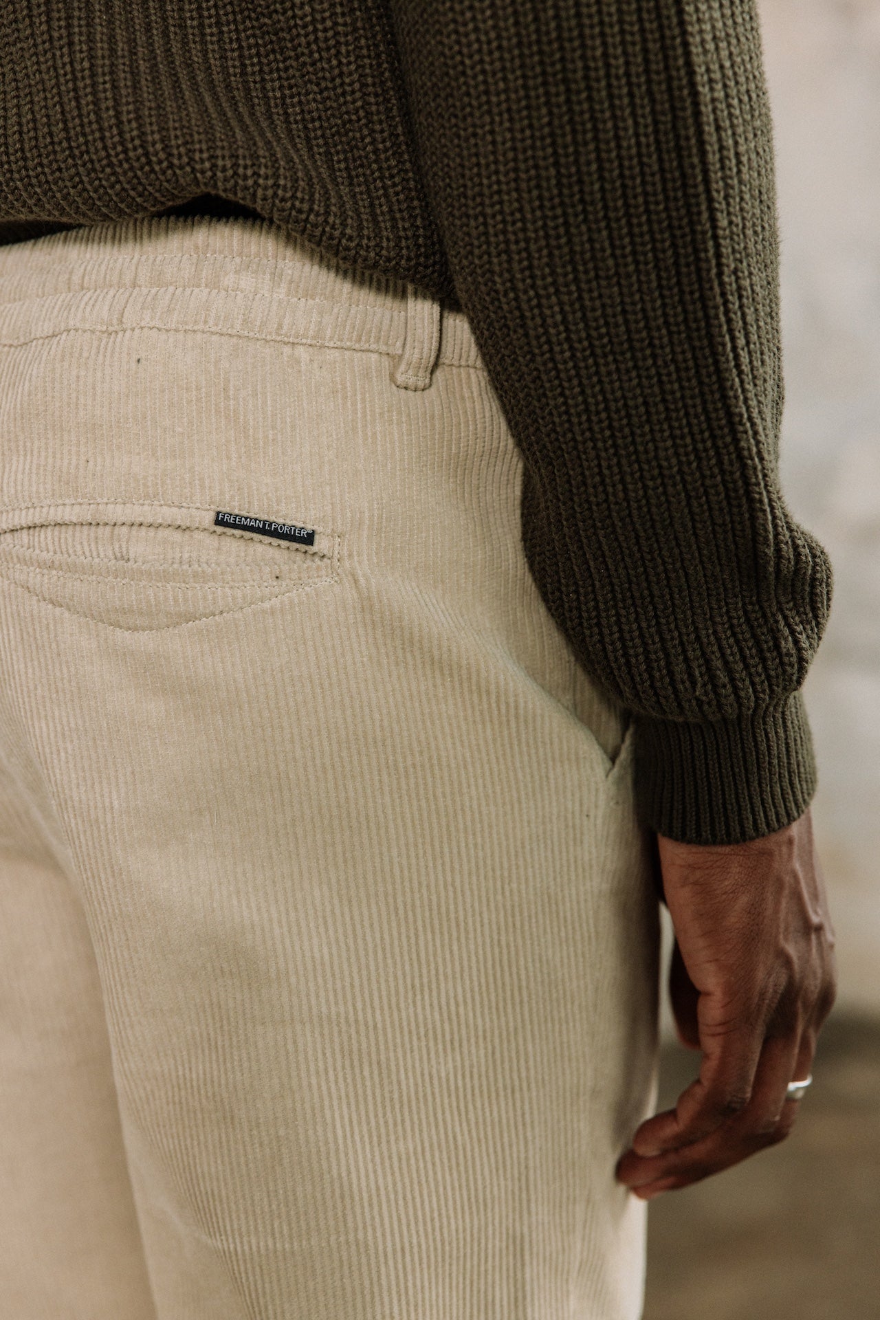 

Pantalon relax Hombres Derek Corduroy abbey stone | Freeman T. Porter