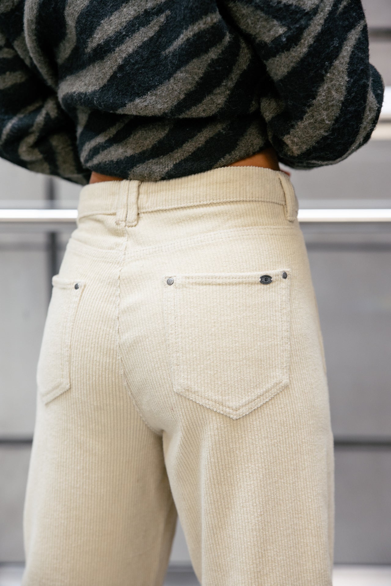 

7/8 barrel velvet trousers Women Rosalia Veluto overcast | Freeman T. Porter