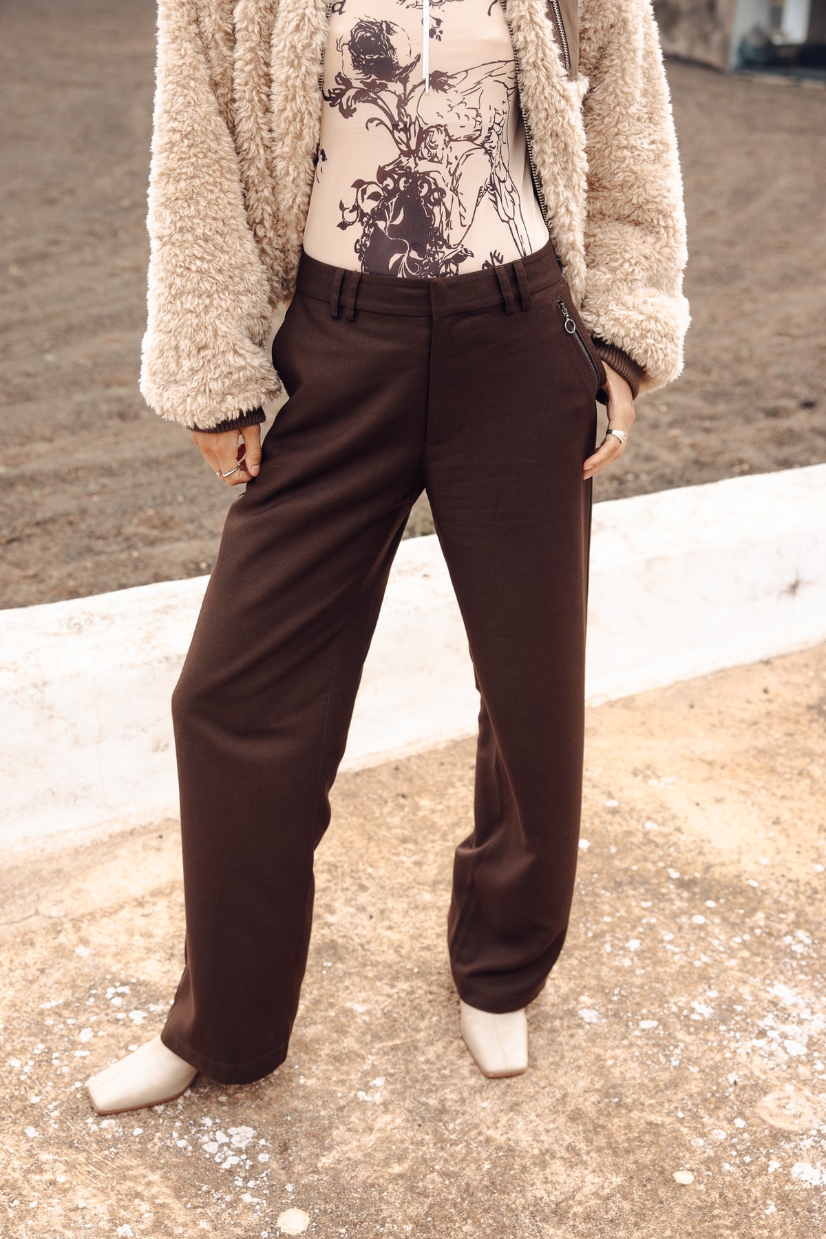   
            

Wide Leg Chino Damen Nickie Dust chocolate torte | Freeman T. Porter
          