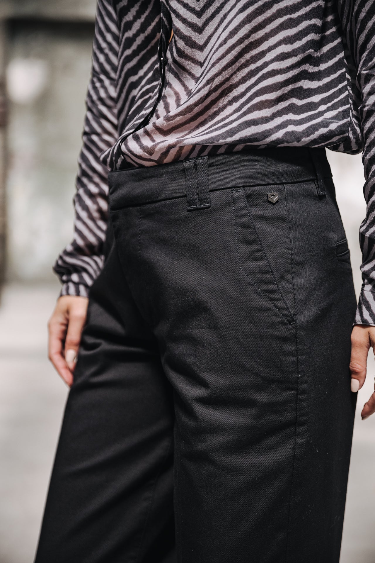 

Wide-leg pants Woman Nickie Felicita black | Freeman T. Porter