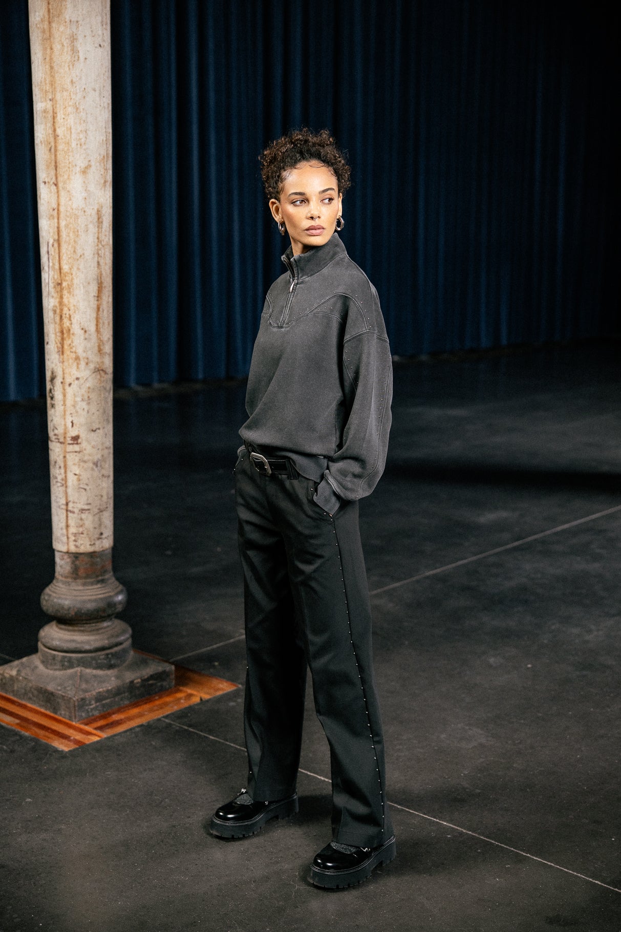   
            

Wide chino trousers Women Nickie Polyneo Studs black | Freeman T. Porter
          