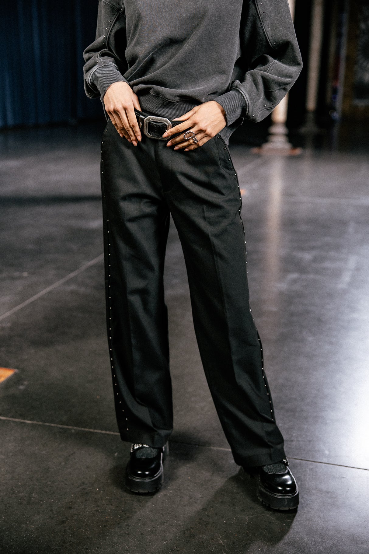 
              

Wide chino trousers Women Nickie Polyneo Studs black | Freeman T. Porter
            