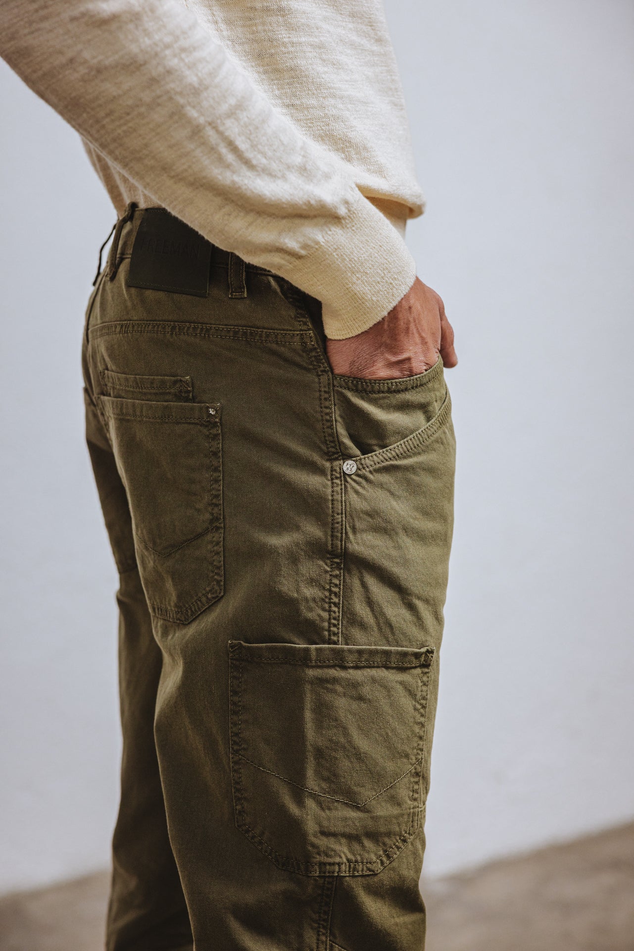 

Pantalon carpenter Unisex Samuel Dobbily olive night | Freeman T. Porter