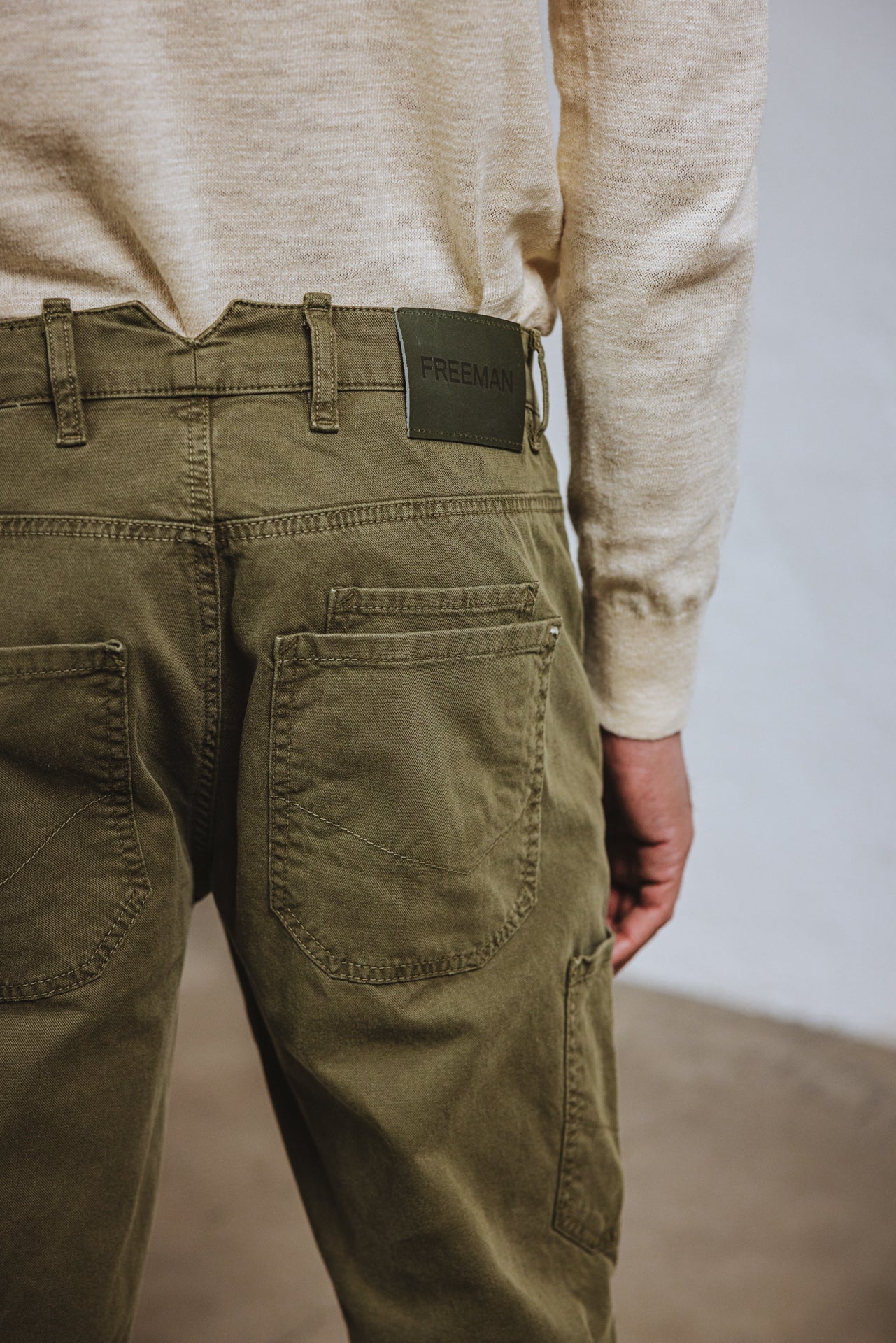 

Pantalon carpenter Unisex Samuel Dobbily olive night | Freeman T. Porter