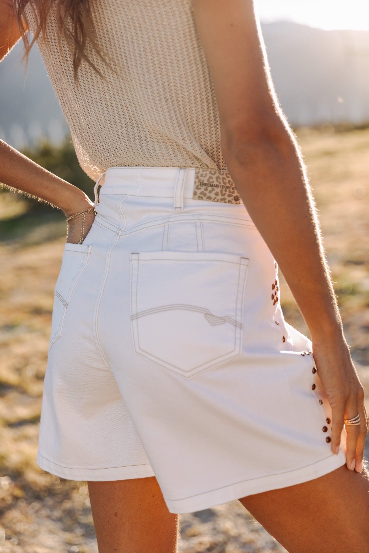 
              

Short loose Woman Judy Andalousia off white | Freeman T. Porter
            
