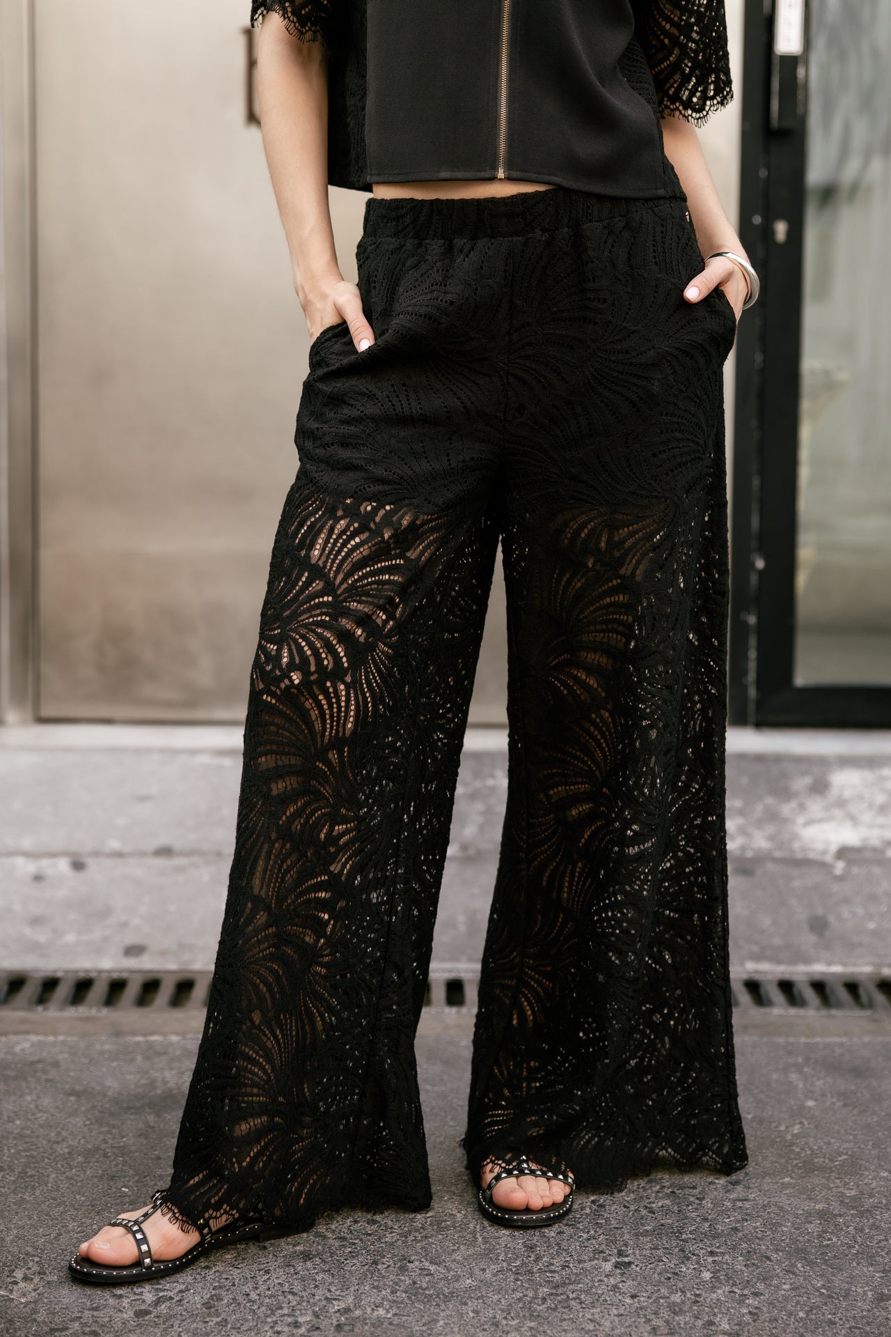   
            

Pantalon large Femme Patrizia Soft Lace black | Freeman T. Porter
          