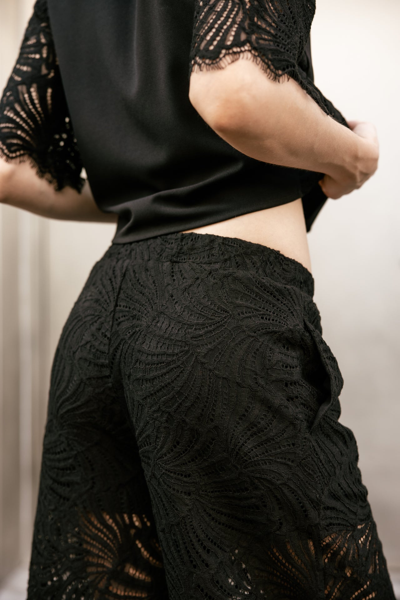 
              

Pantalon large Femme Patrizia Soft Lace black | Freeman T. Porter
            