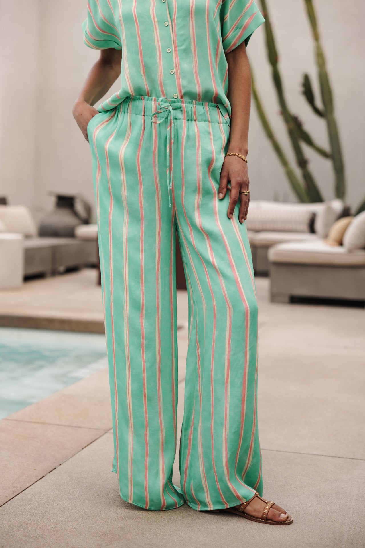  
            

Palazzo Hose Frau Phandy Crafty Stripe deep mint | Freeman T. Porter
          
