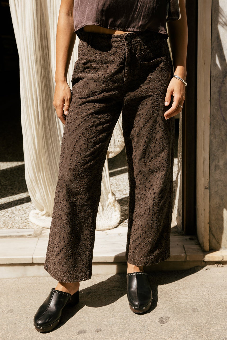   
            

Bestickte Wide Leg Hose mit tiefem Schritt  Damen Alice Embroidery brown | Freeman T. Porter
          
