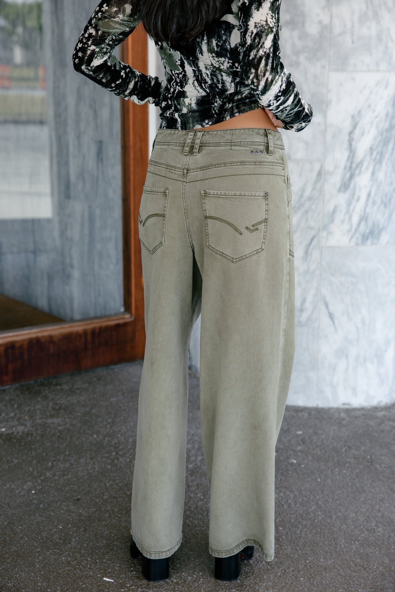 

Breite gerade Hose Damen Gaby Dolls dusty olive | Freeman T. Porter