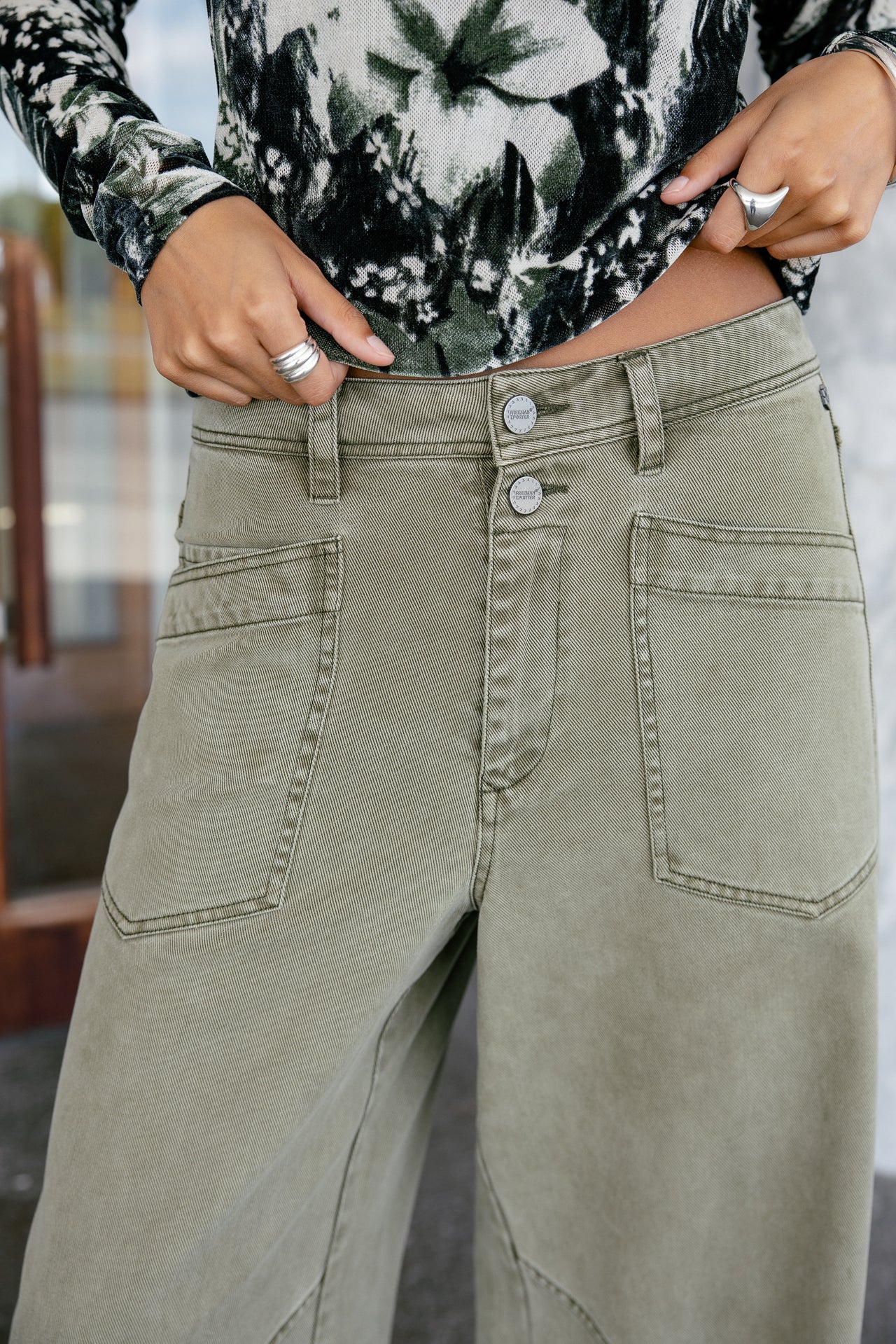 

Breite gerade Hose Damen Gaby Dolls dusty olive | Freeman T. Porter