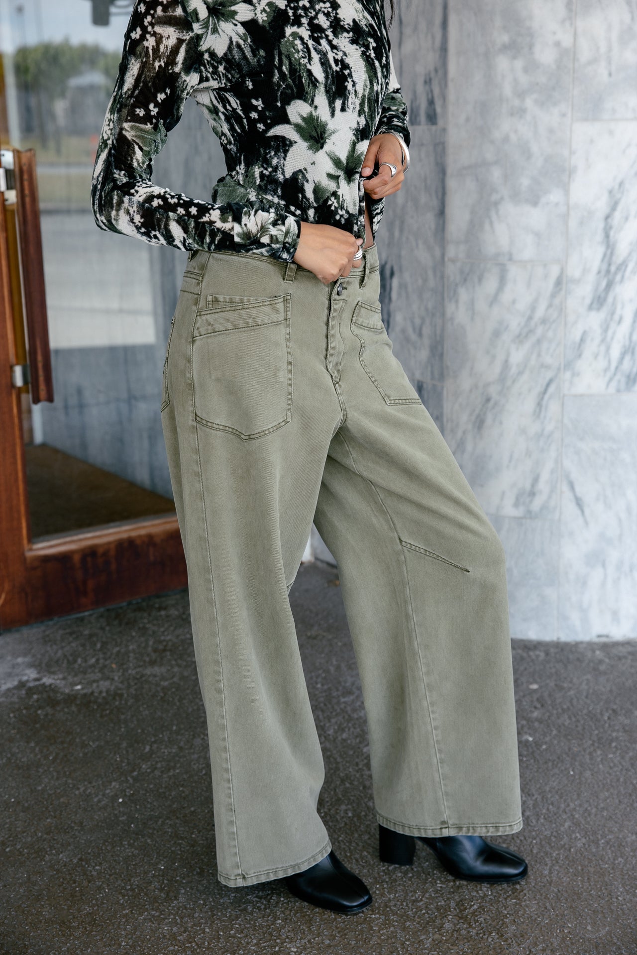

Breite gerade Hose Damen Gaby Dolls dusty olive | Freeman T. Porter