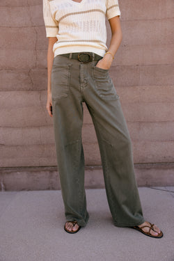 

Pantalon droit large Femme Gaby Lynx olive night | Freeman T. Porter