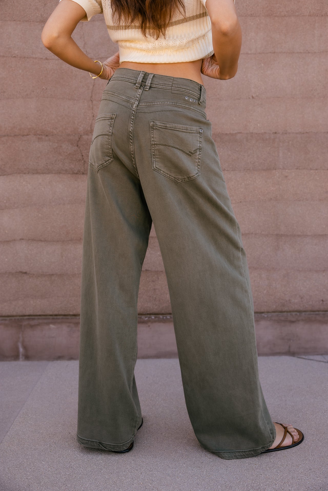

Wide straight-leg trousers Women Gaby Lynx olive night | Freeman T. Porter