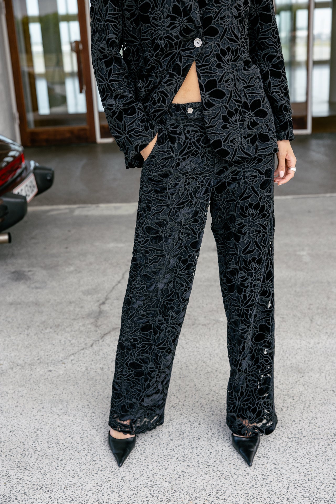 

High-Waist-Hose mit weitem Bein Damen Sharon Velvet Lace black | Freeman T. Porter