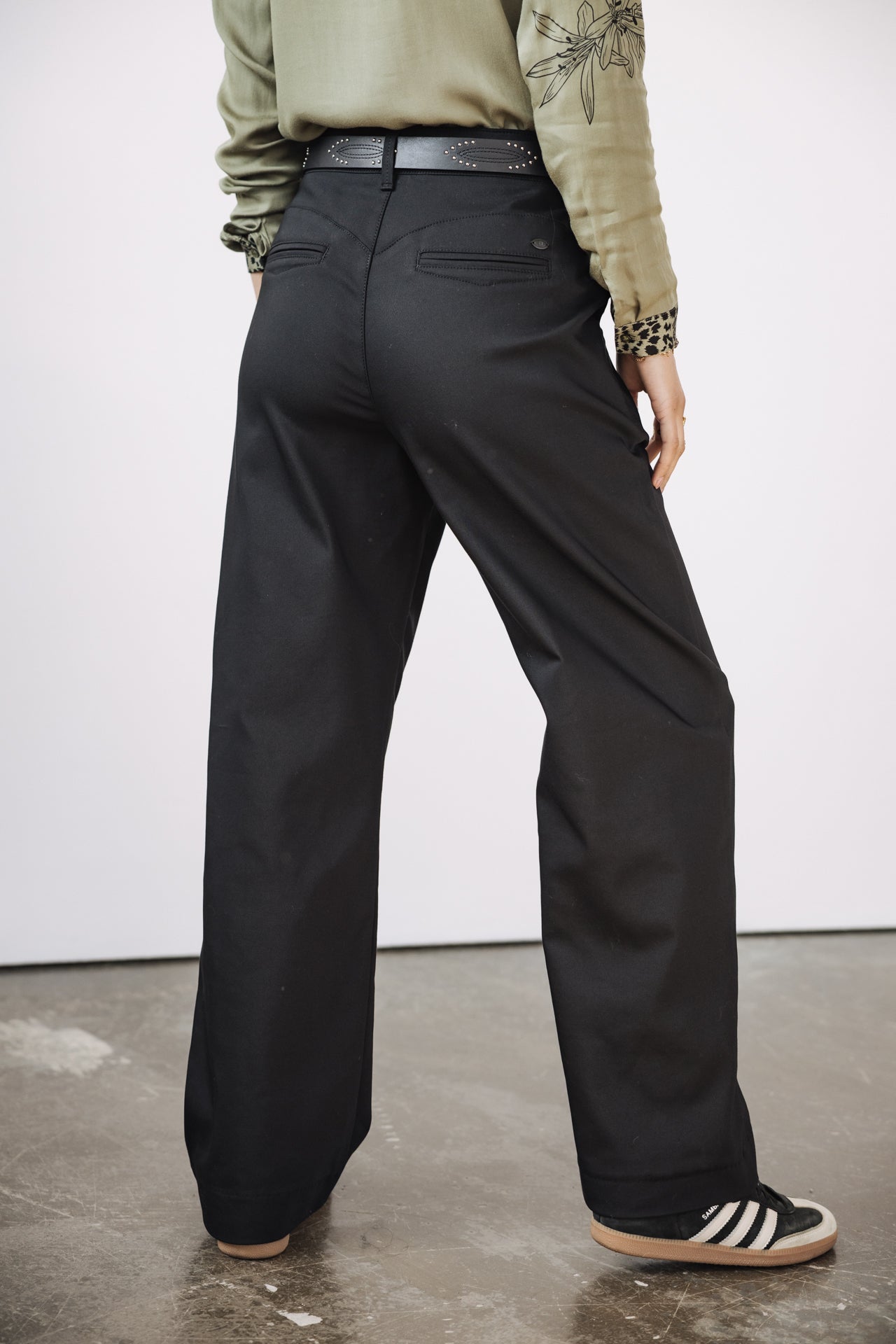 

Wide-leg pants Woman Sharon Polyneo black | Freeman T. Porter