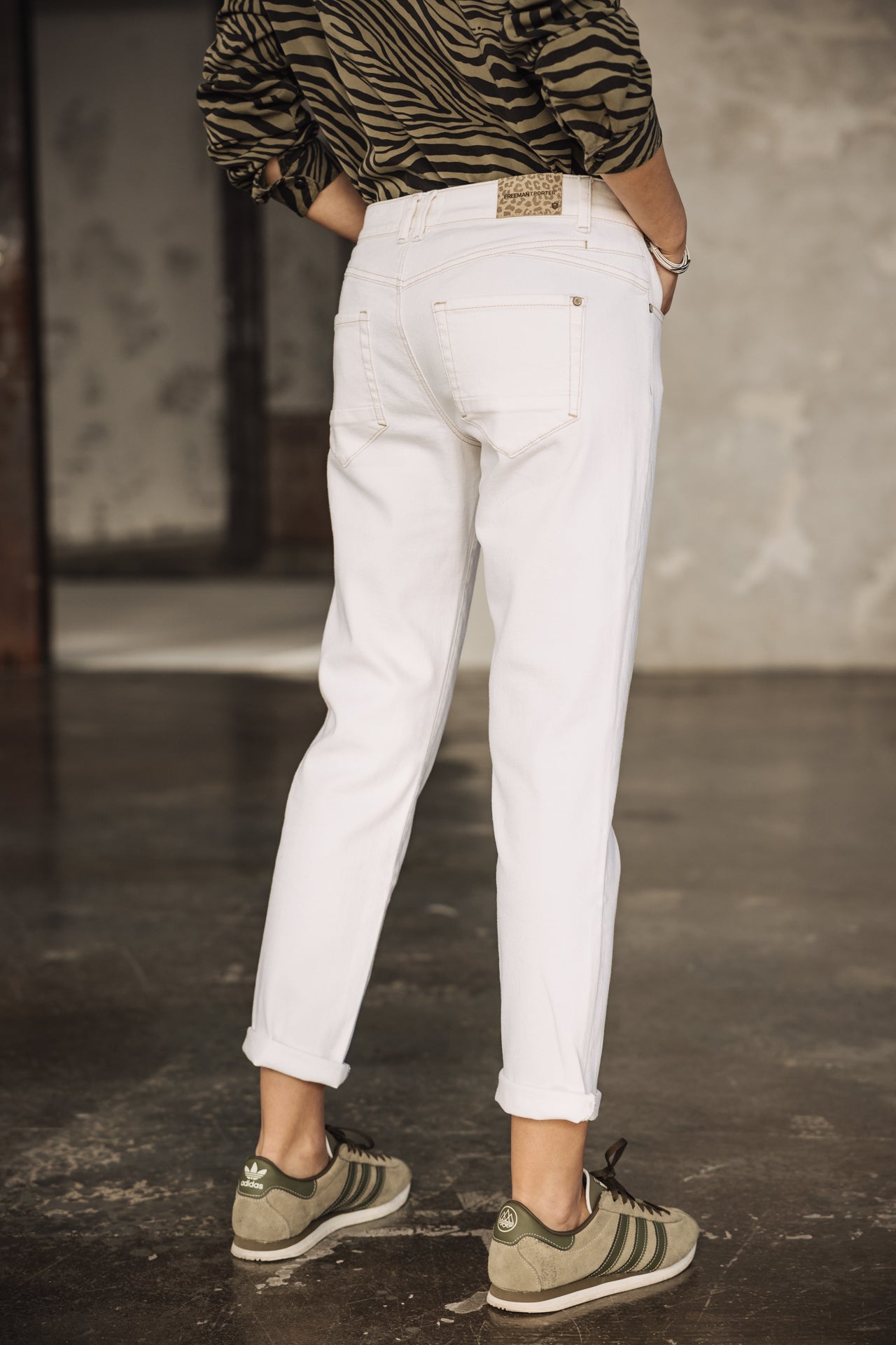 

Pantalon cropped Femme Sophy Andalousia off white | Freeman T. Porter