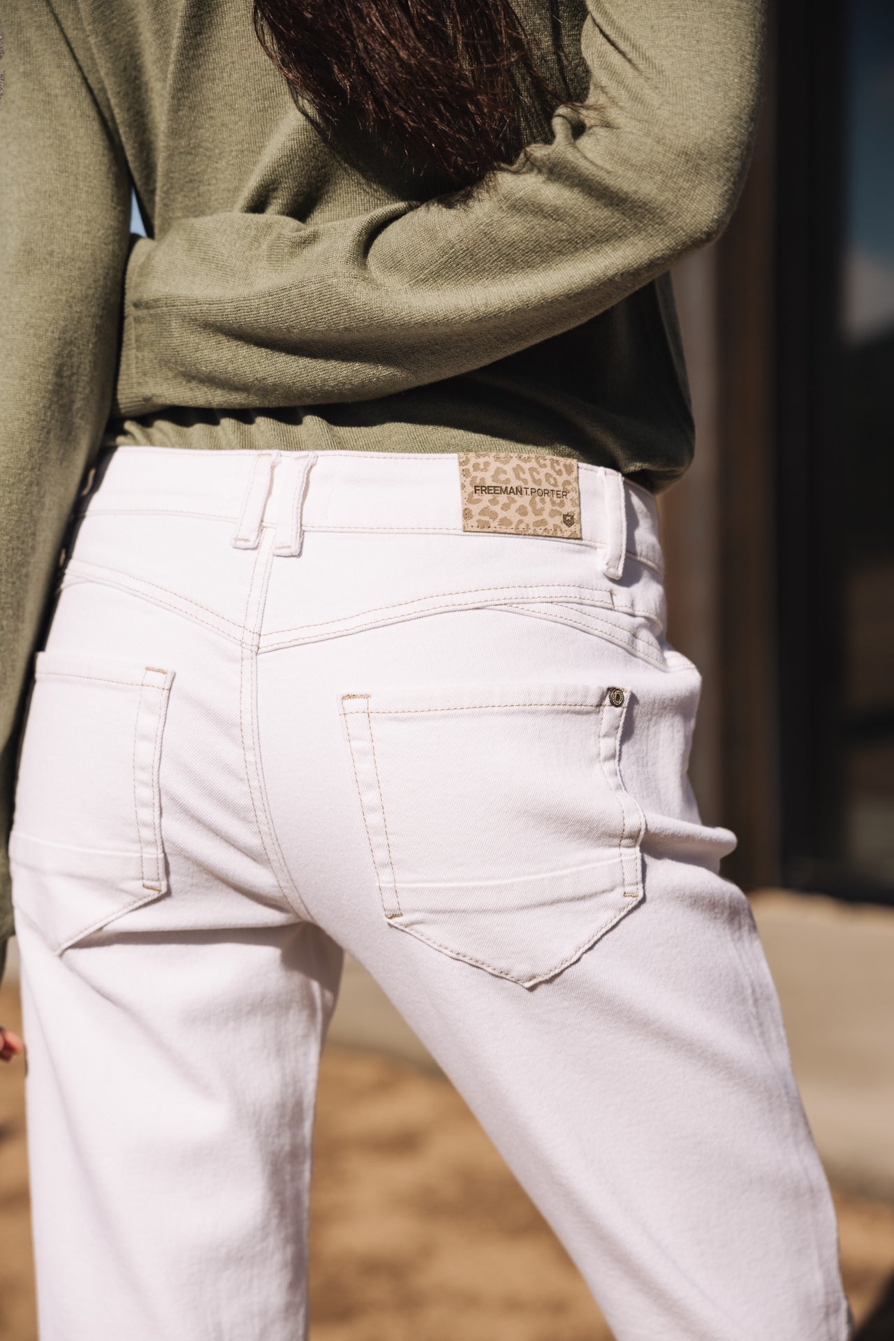 

Pantalon cropped Femme Sophy Andalousia off white | Freeman T. Porter