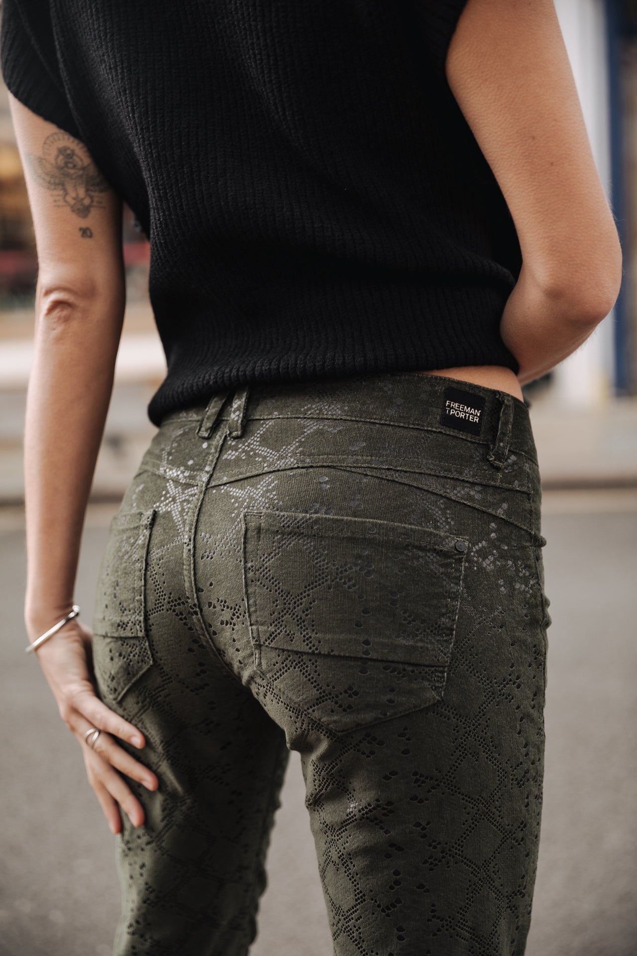 

Pantalón cropped Mujer Sophy Vipers forest night | Freeman T. Porter