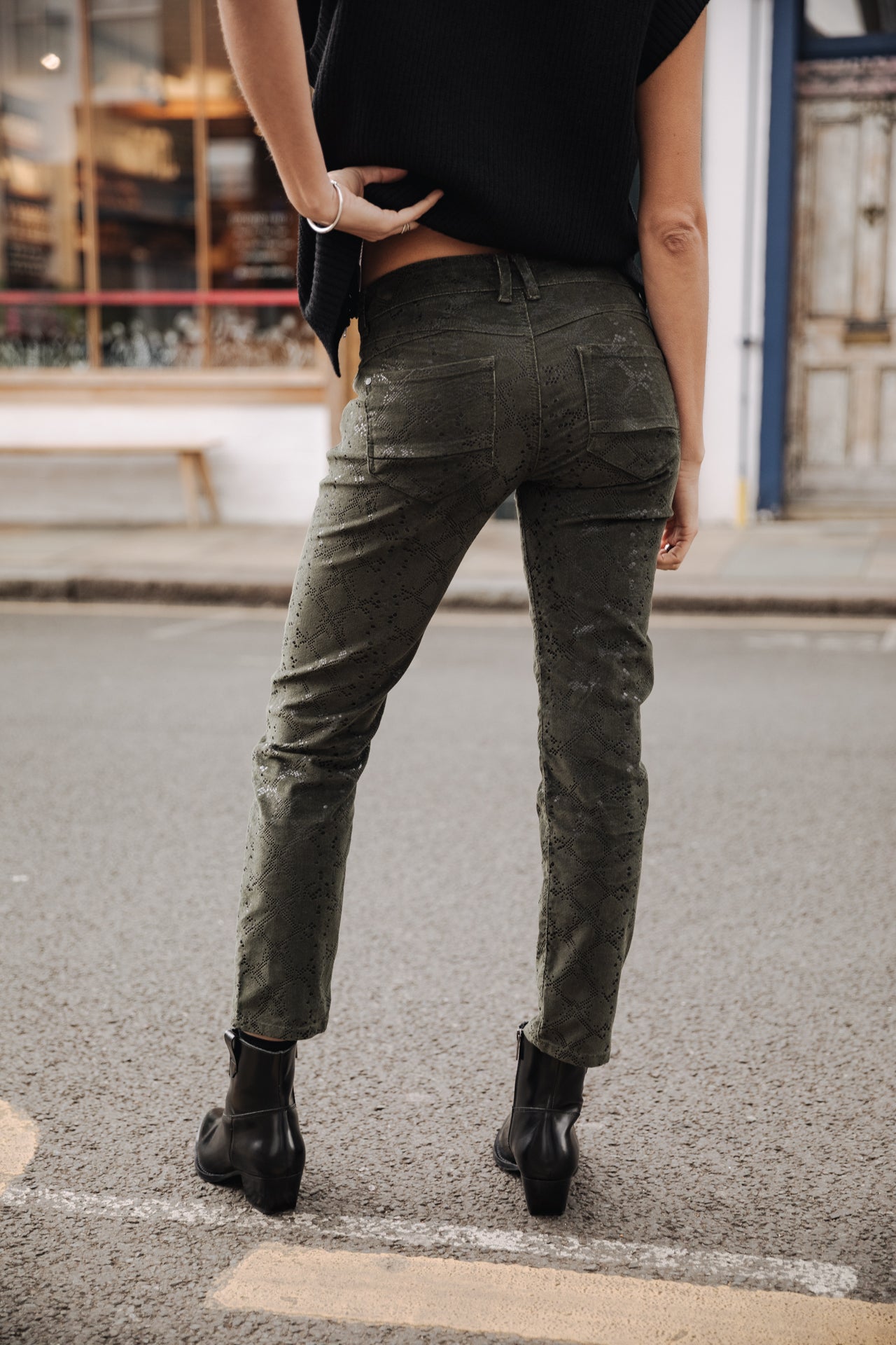 

Pantalón cropped Mujer Sophy Vipers forest night | Freeman T. Porter