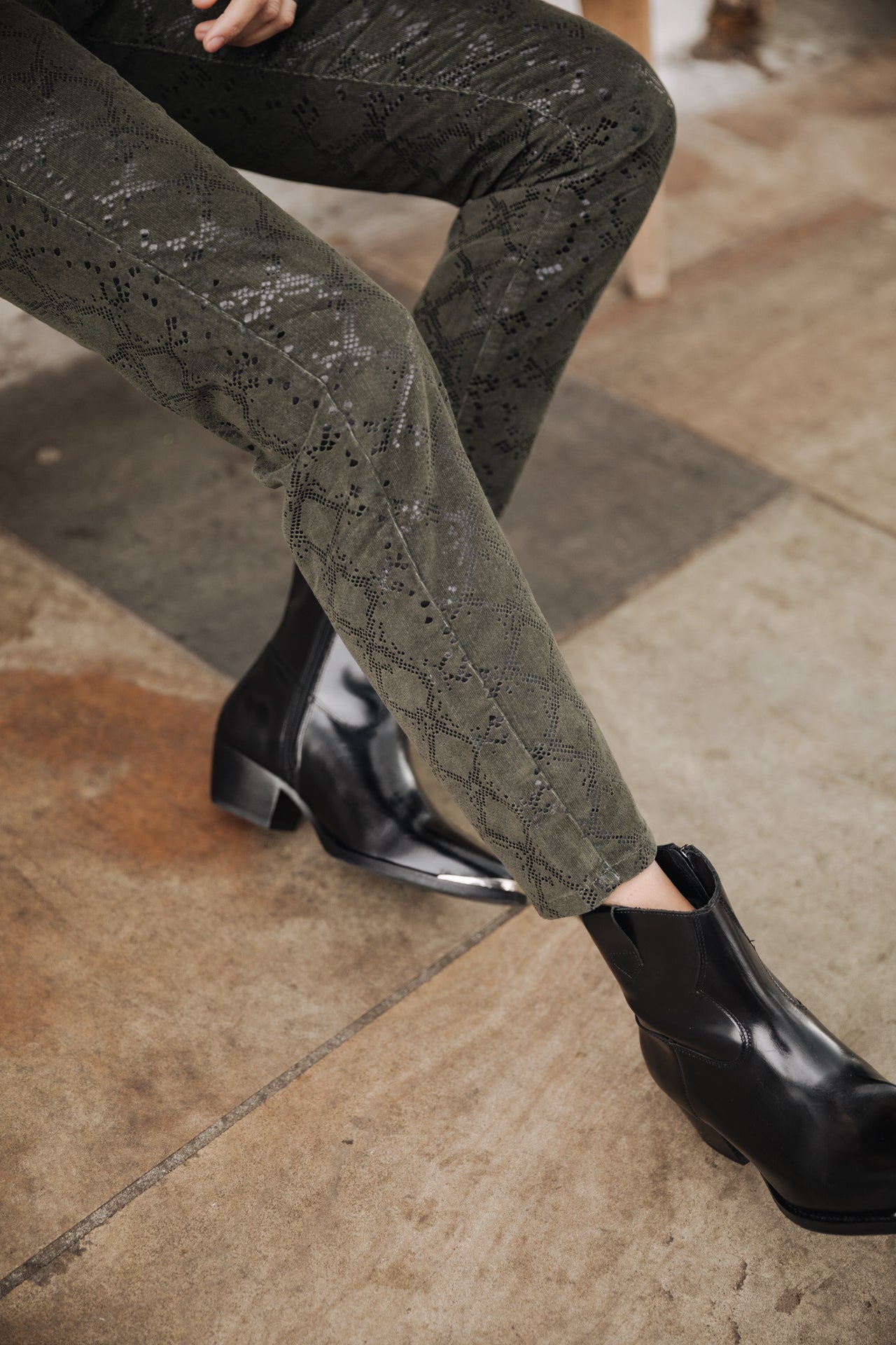 

Pantalón cropped Mujer Sophy Vipers forest night | Freeman T. Porter