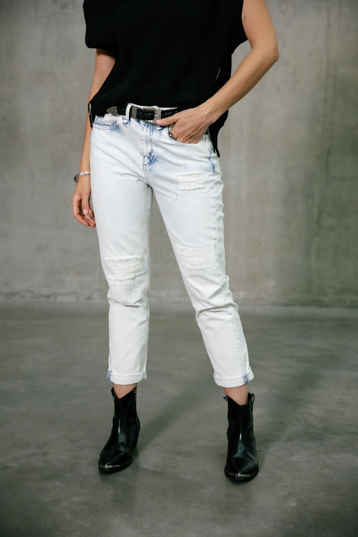 
              

Boyfriend-Cropped-Jeans Frau Timea benett | Freeman T. Porter
            