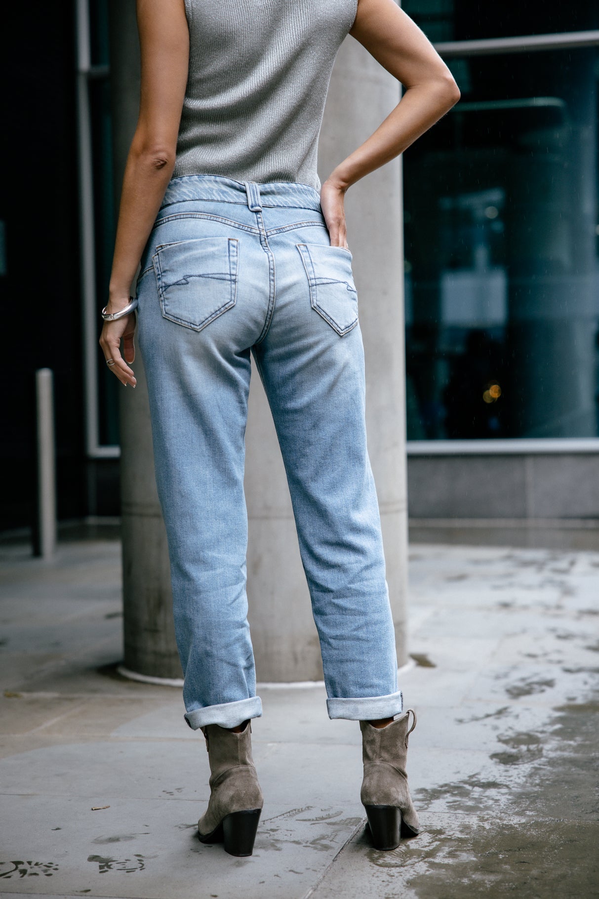 
              

Boyfriend-Cropped-Jeans Frau Timea seoul | Freeman T. Porter
            