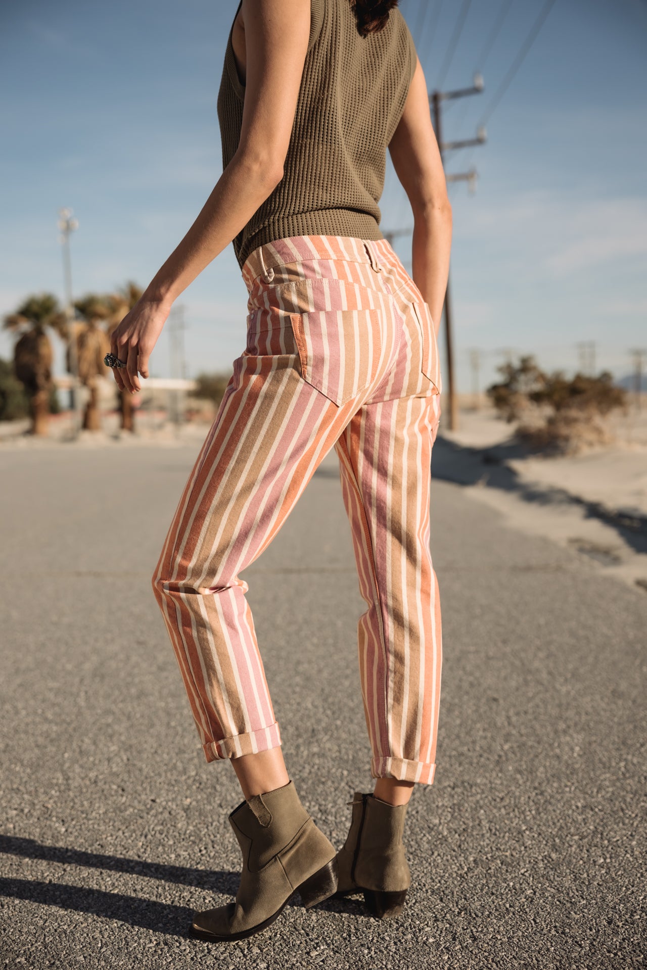 

Boyfriend-Cropped-Hose Frau Timea Palcoyo original | Freeman T. Porter