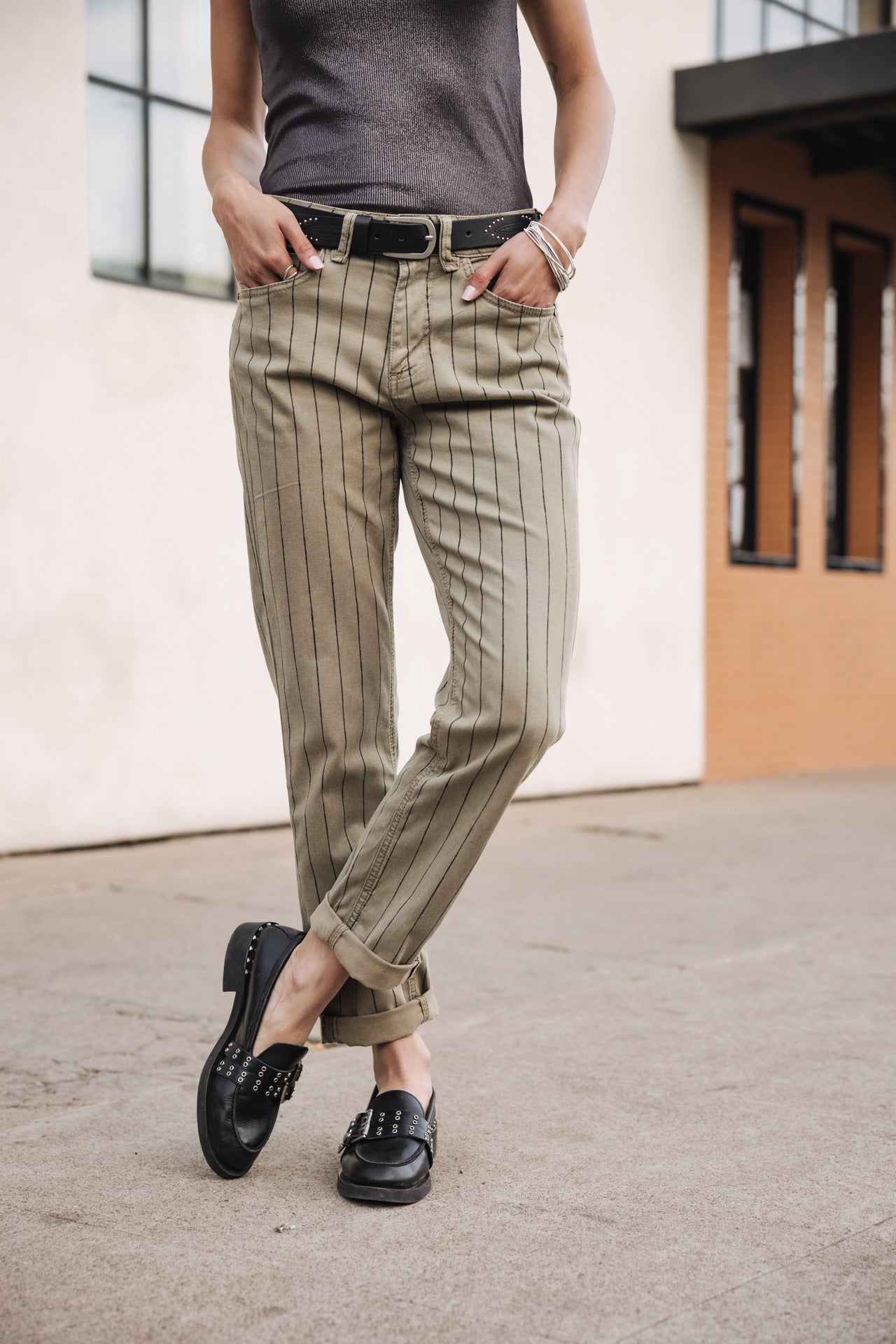   
            

Pantalon cropped boyfriend Femme Timea Paleole deep lichen green | Freeman T. Porter
          