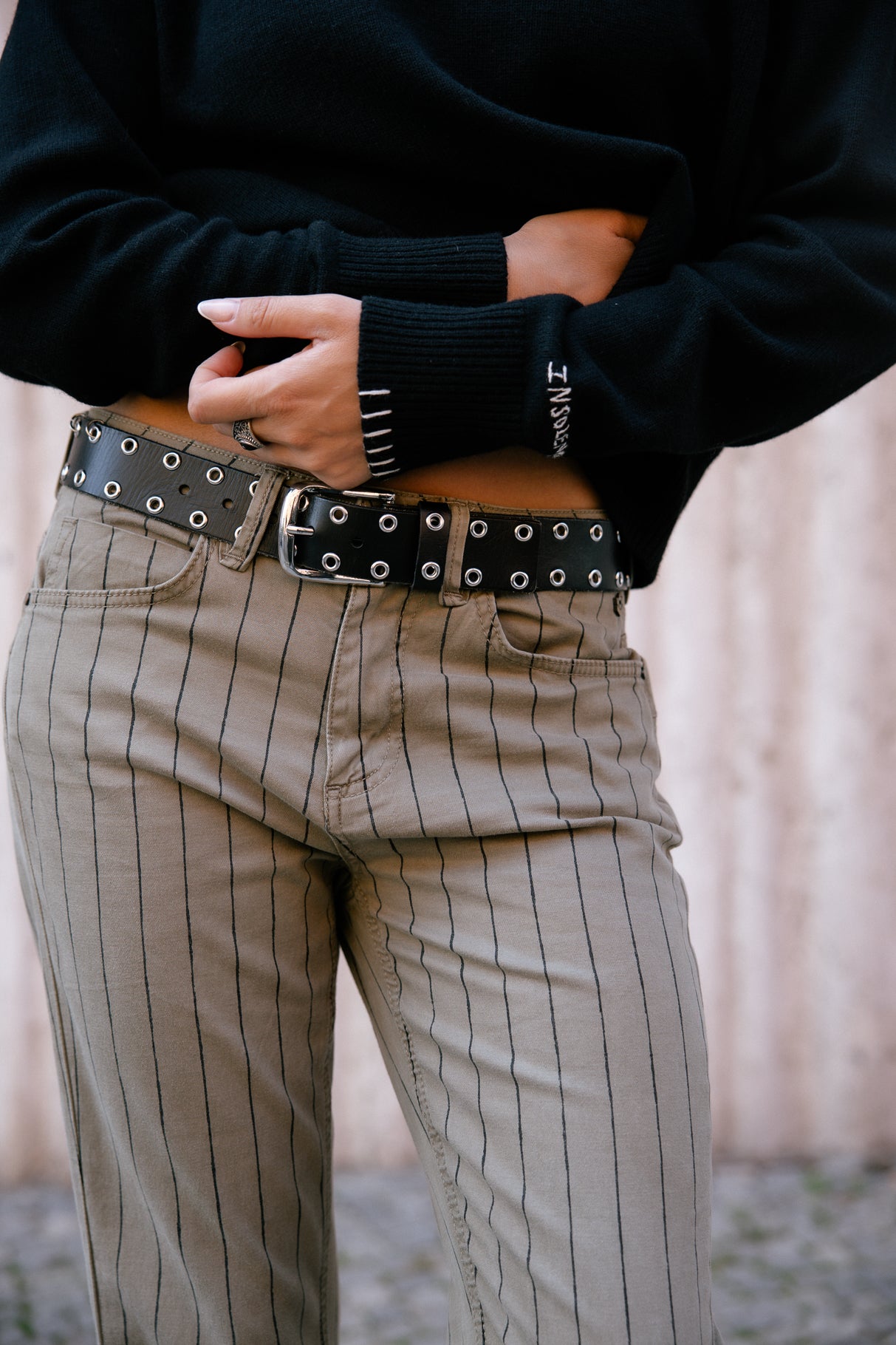 
              

Boyfriend cropped pants Woman Timea Paleole deep lichen green | Freeman T. Porter
            