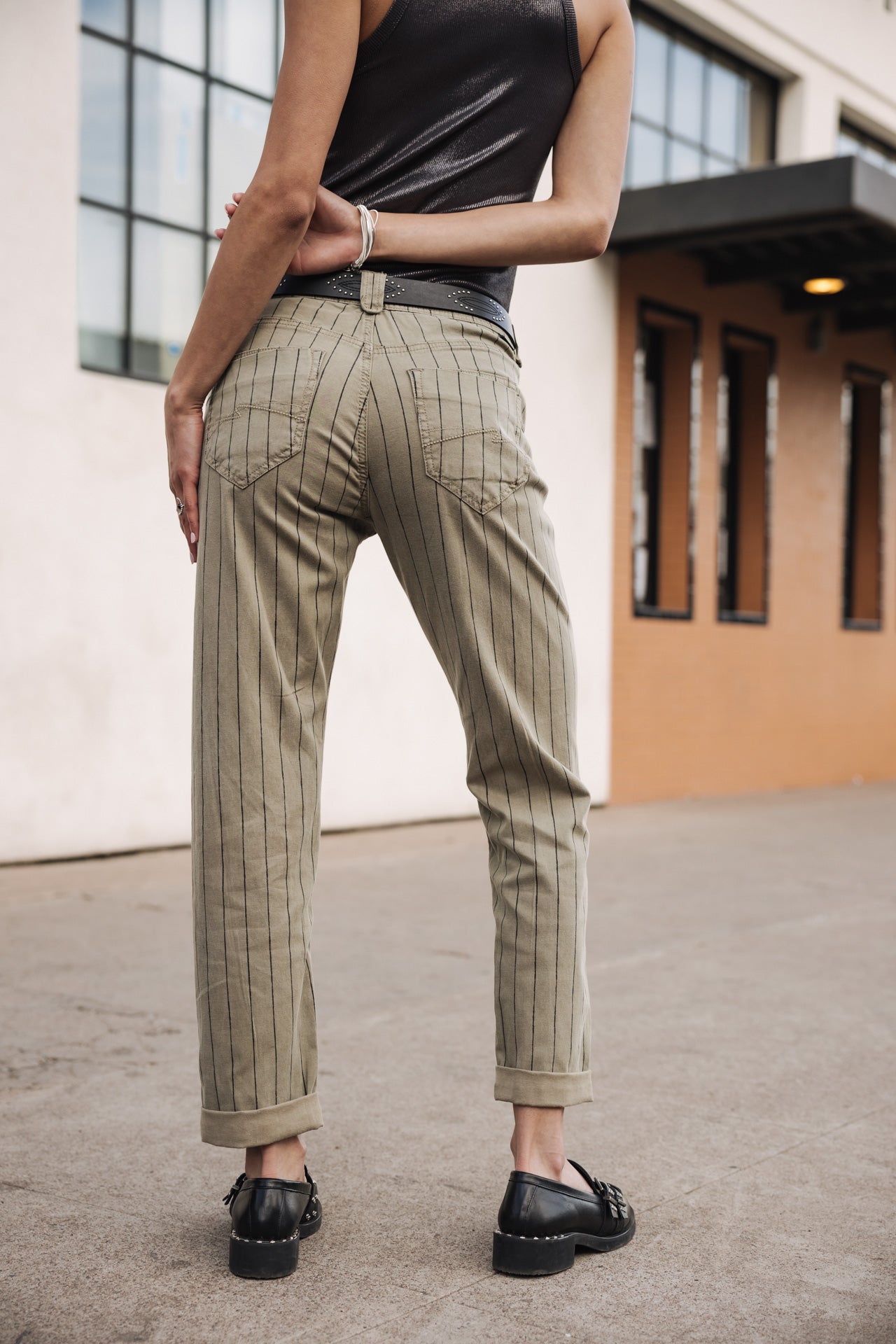 

Pantalon cropped boyfriend Femme Timea Paleole deep lichen green | Freeman T. Porter