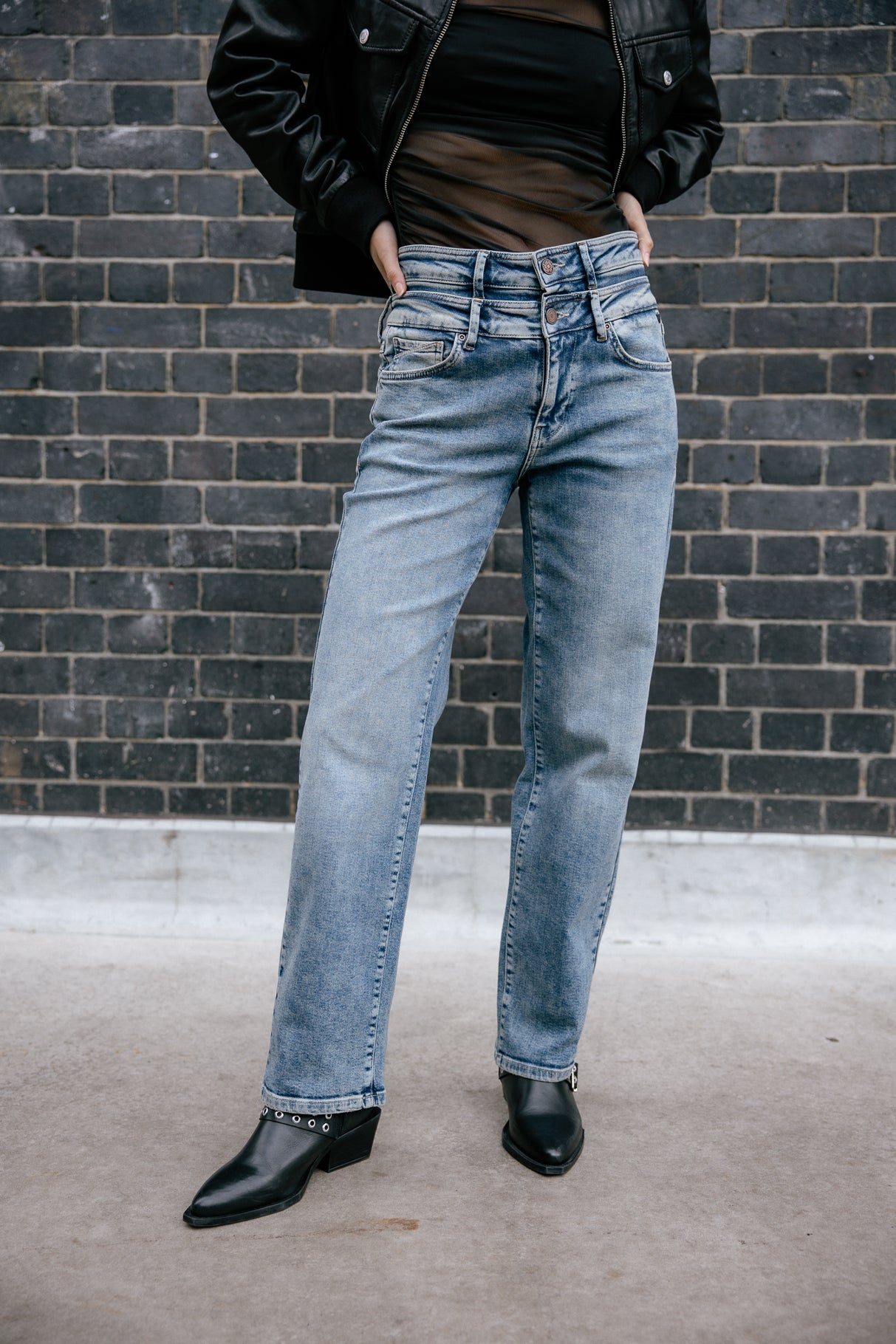 
              

Jeans taille haute Femme Angie burano | Freeman T. Porter
            