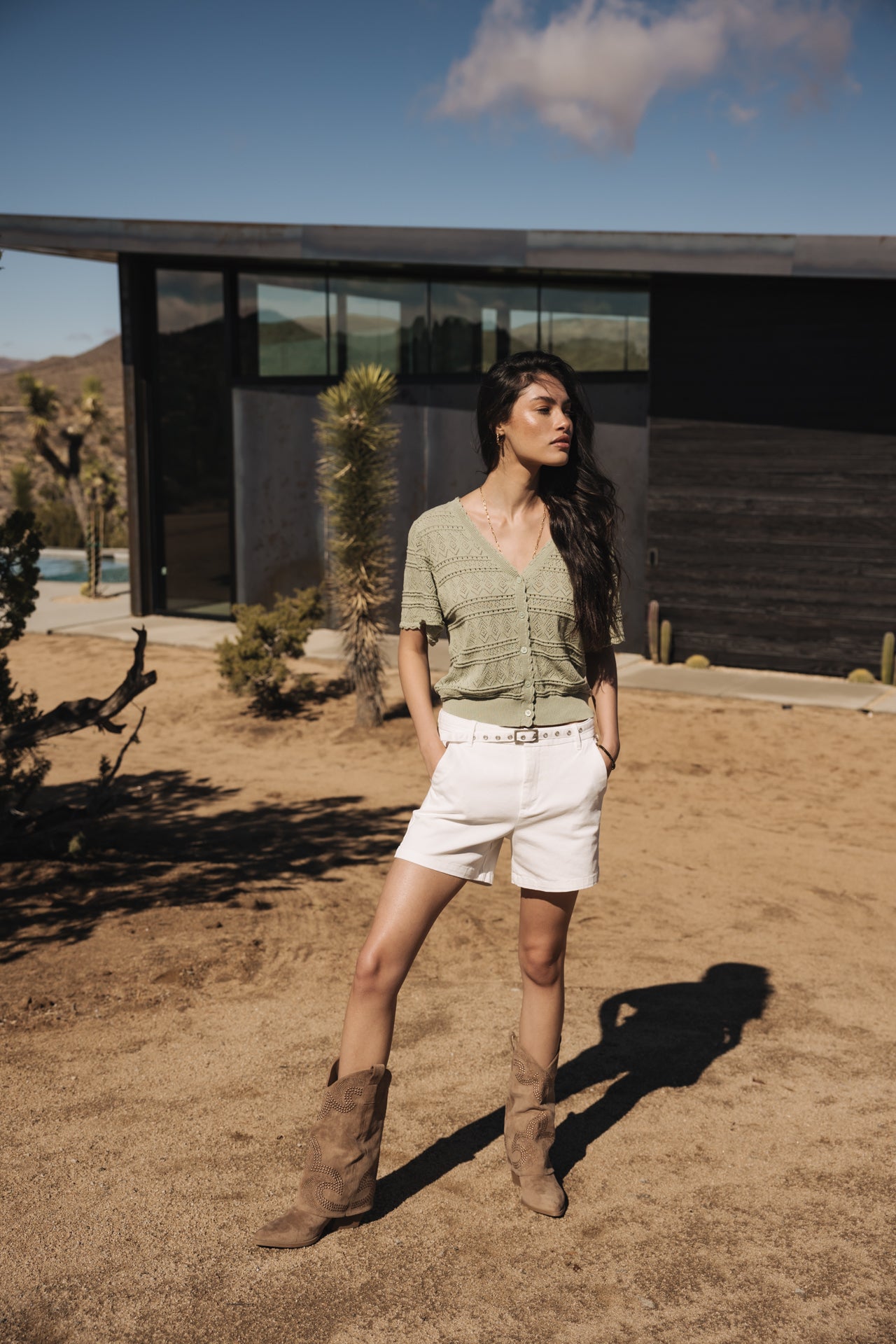 

Short city Woman Claudia Short Felicita bright white | Freeman T. Porter