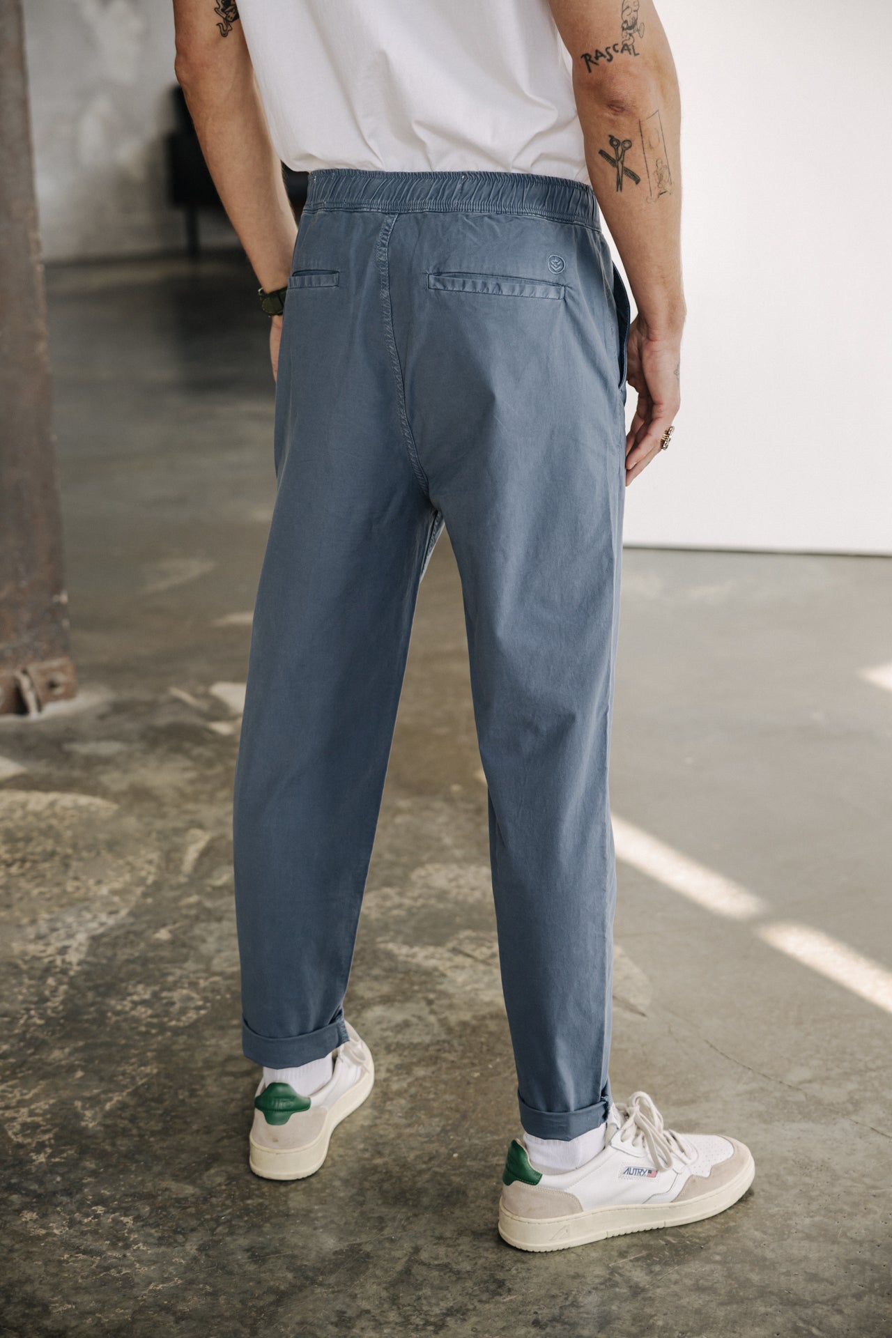 

Pantalon relax Mann Donovan Gardenia ensign blue | Freeman T. Porter