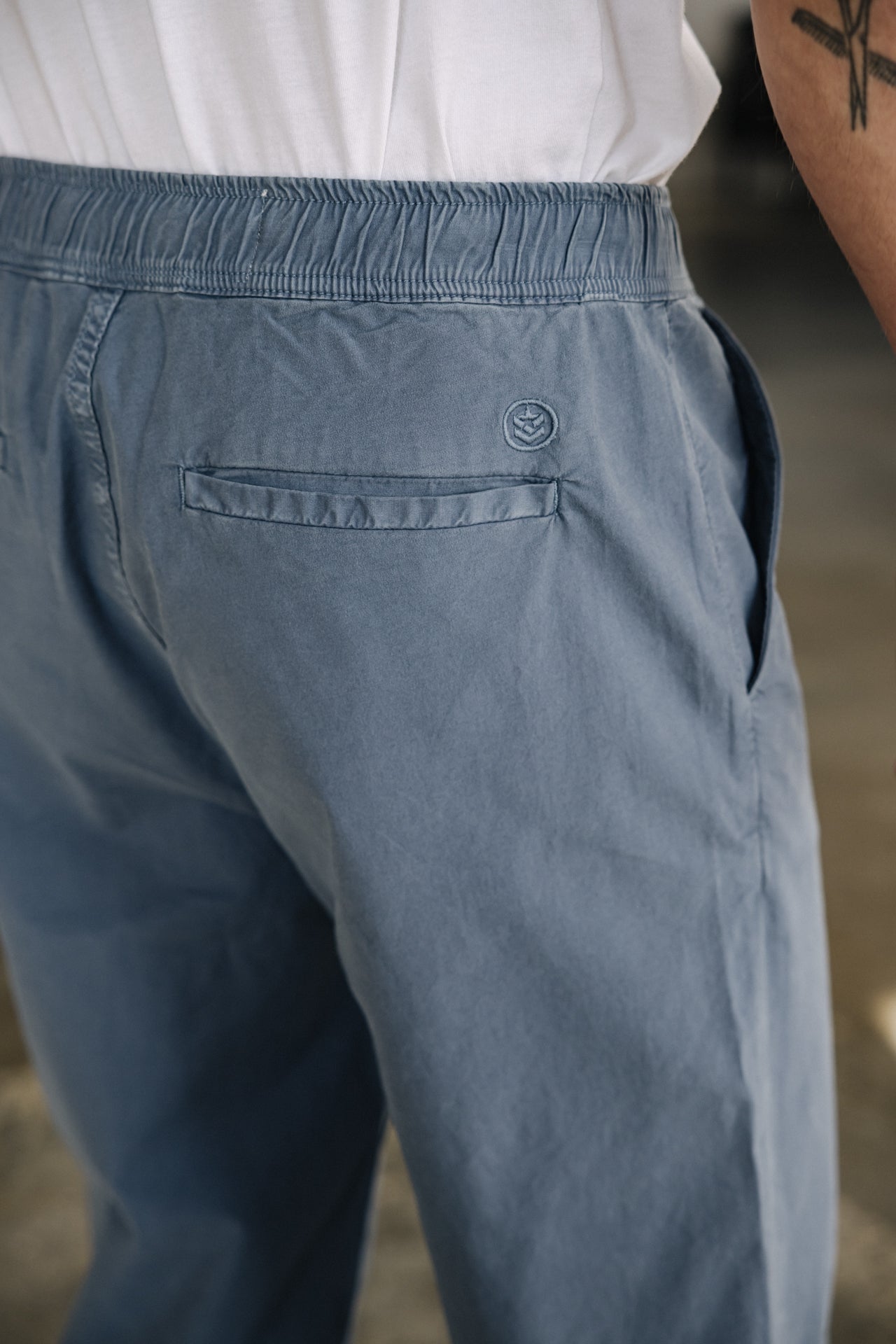 

Pantalon relax Mann Donovan Gardenia ensign blue | Freeman T. Porter