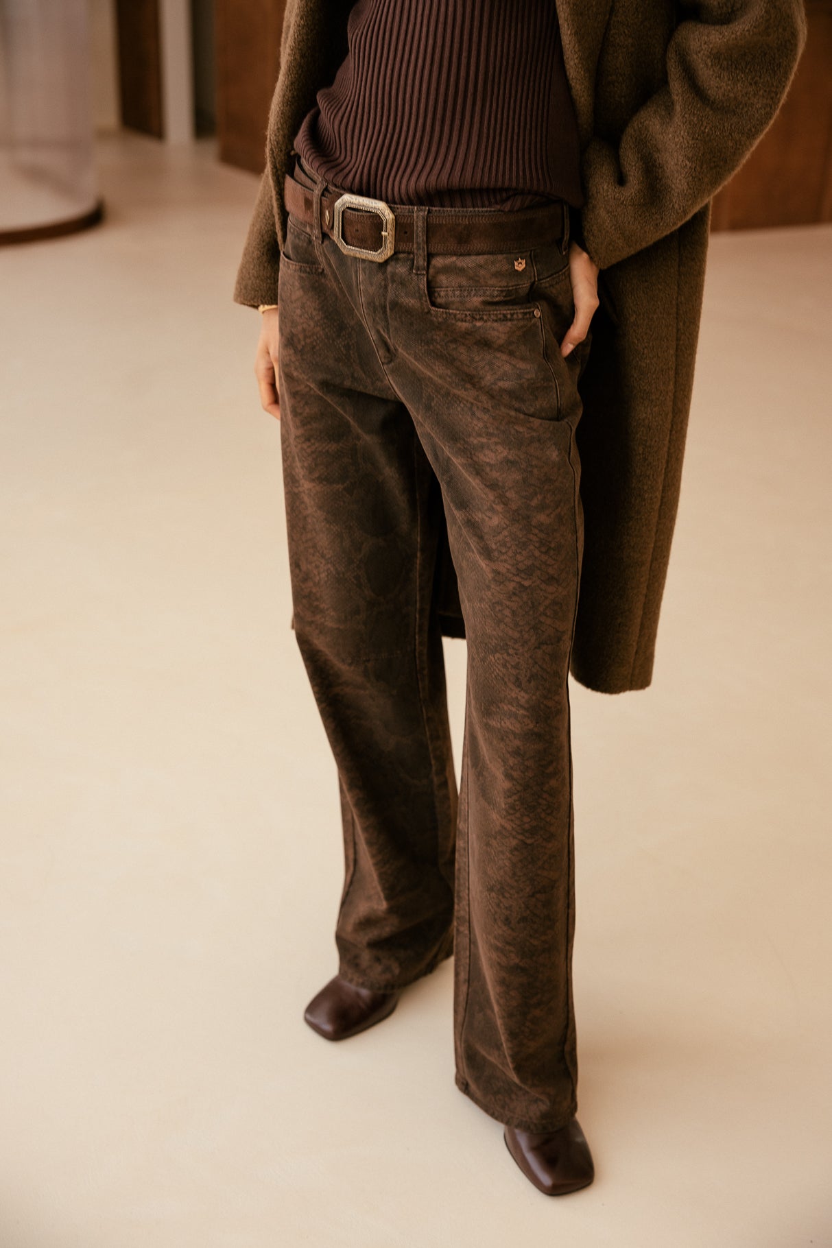 
              

Jeans droit taille mi-haute Femme Hannah Insider brown | Freeman T. Porter
            