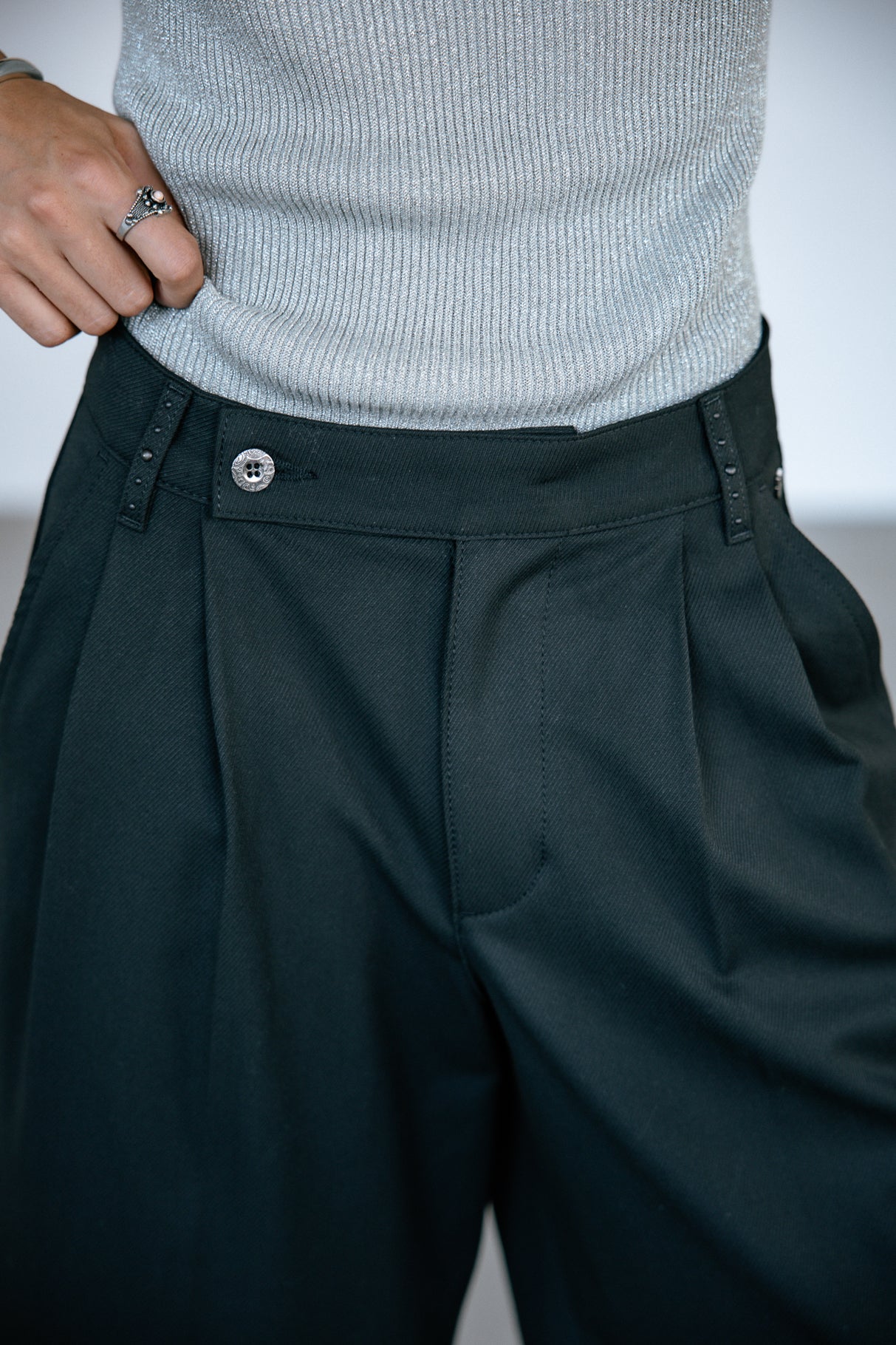 

Bermuda City Femme Stella Evenos black | Freeman T. Porter