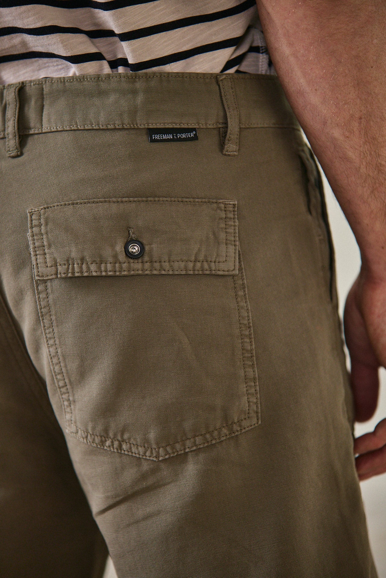 

Short droit Homme Bastian Short Utility dusty olive | Freeman T. Porter