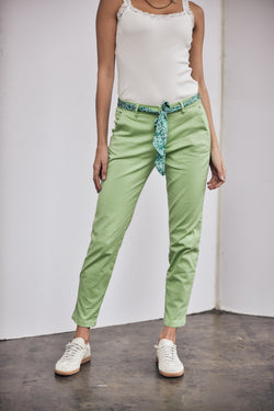 

Pantalon city slim Femme Claudia Felicita quiet green | Freeman T. Porter
