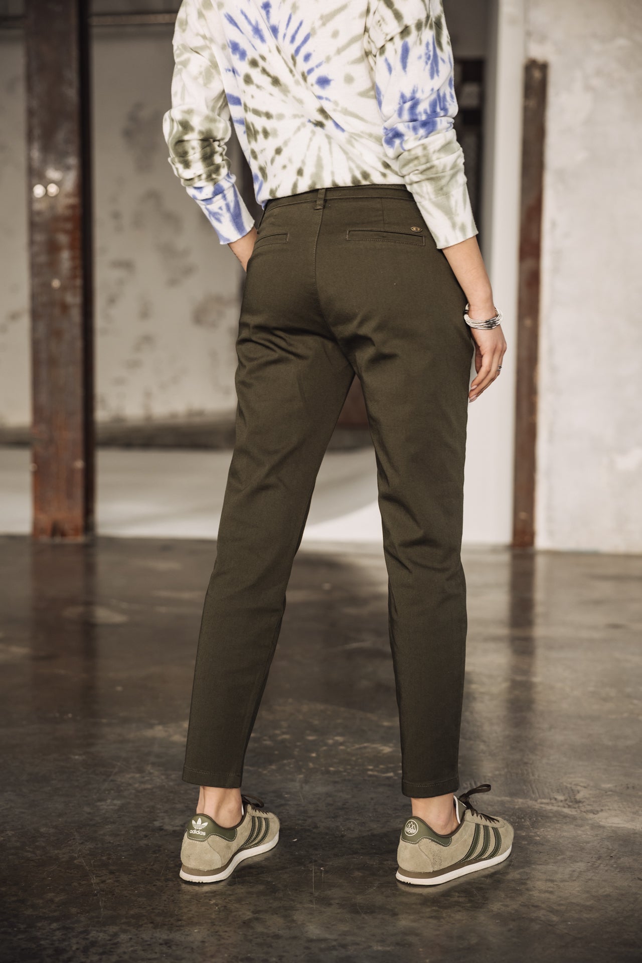 

Pantalones chinos Mujer Claudia Felicita forest night | Freeman T. Porter
