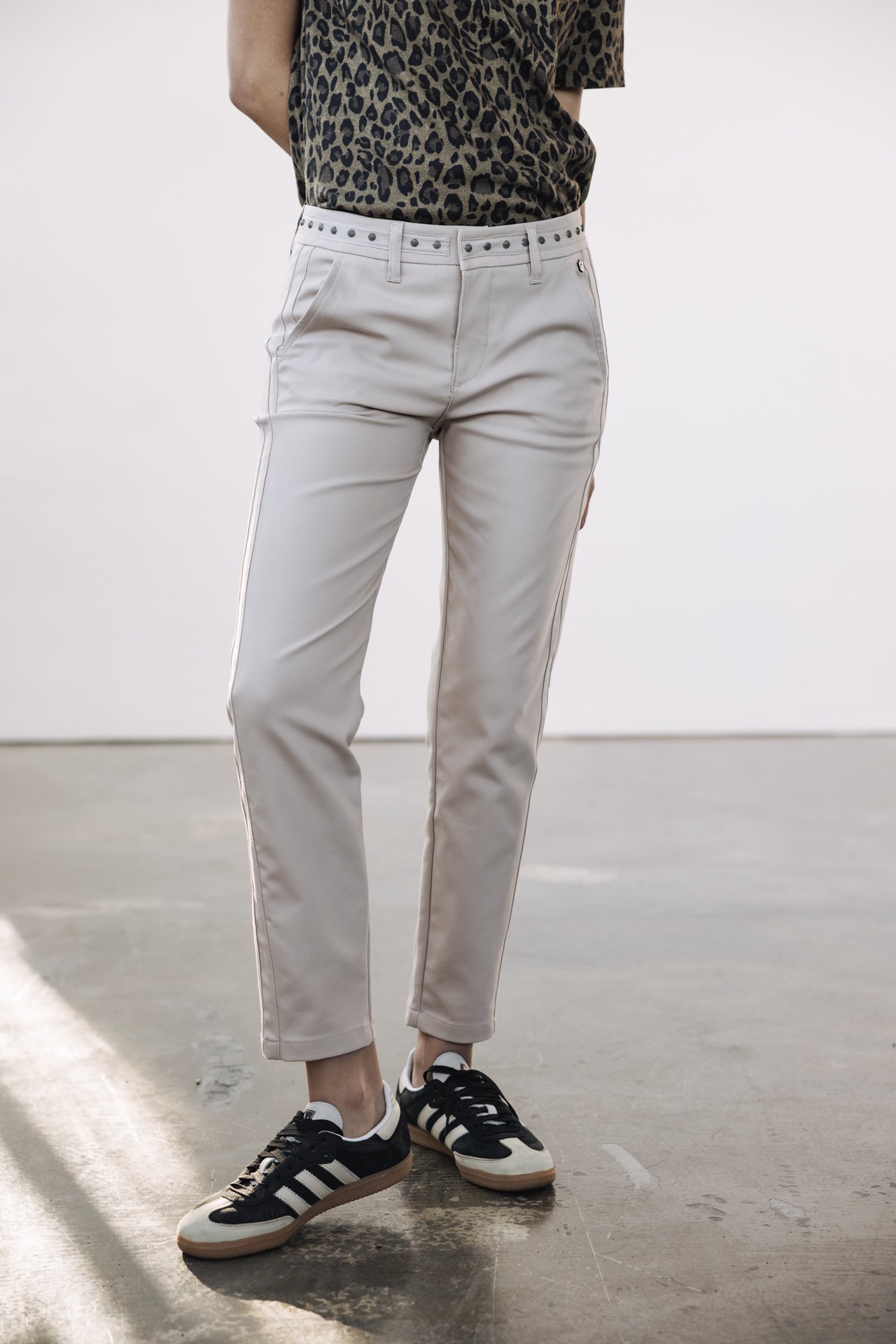 

Pantalones slim-fit Mujer Claudia Polyneo Light beige | Freeman T. Porter