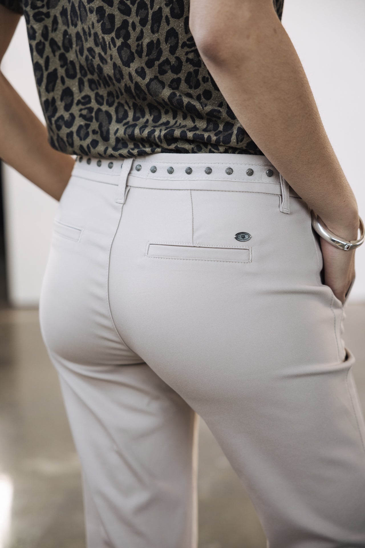 

Pantalones slim-fit Mujer Claudia Polyneo Light beige | Freeman T. Porter